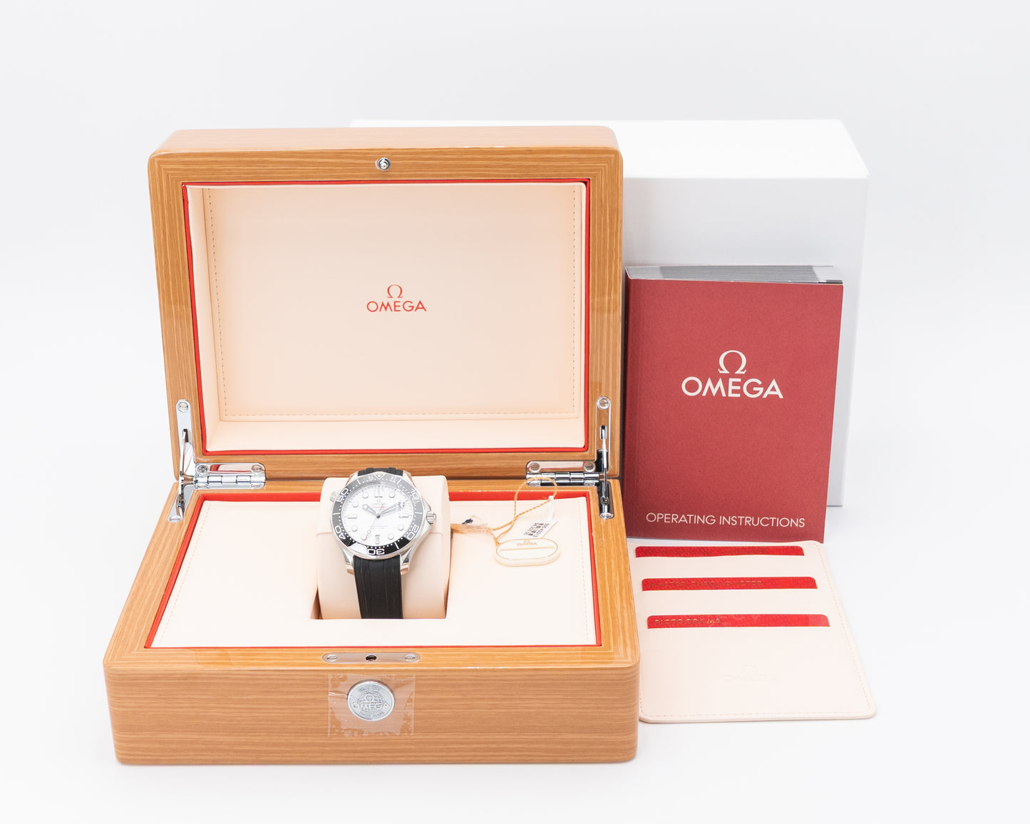 NEW UNWORN 2025 Omega Seamaster 300m 42mm 210.30.42.20.04.001 White Dial On Strap 2025