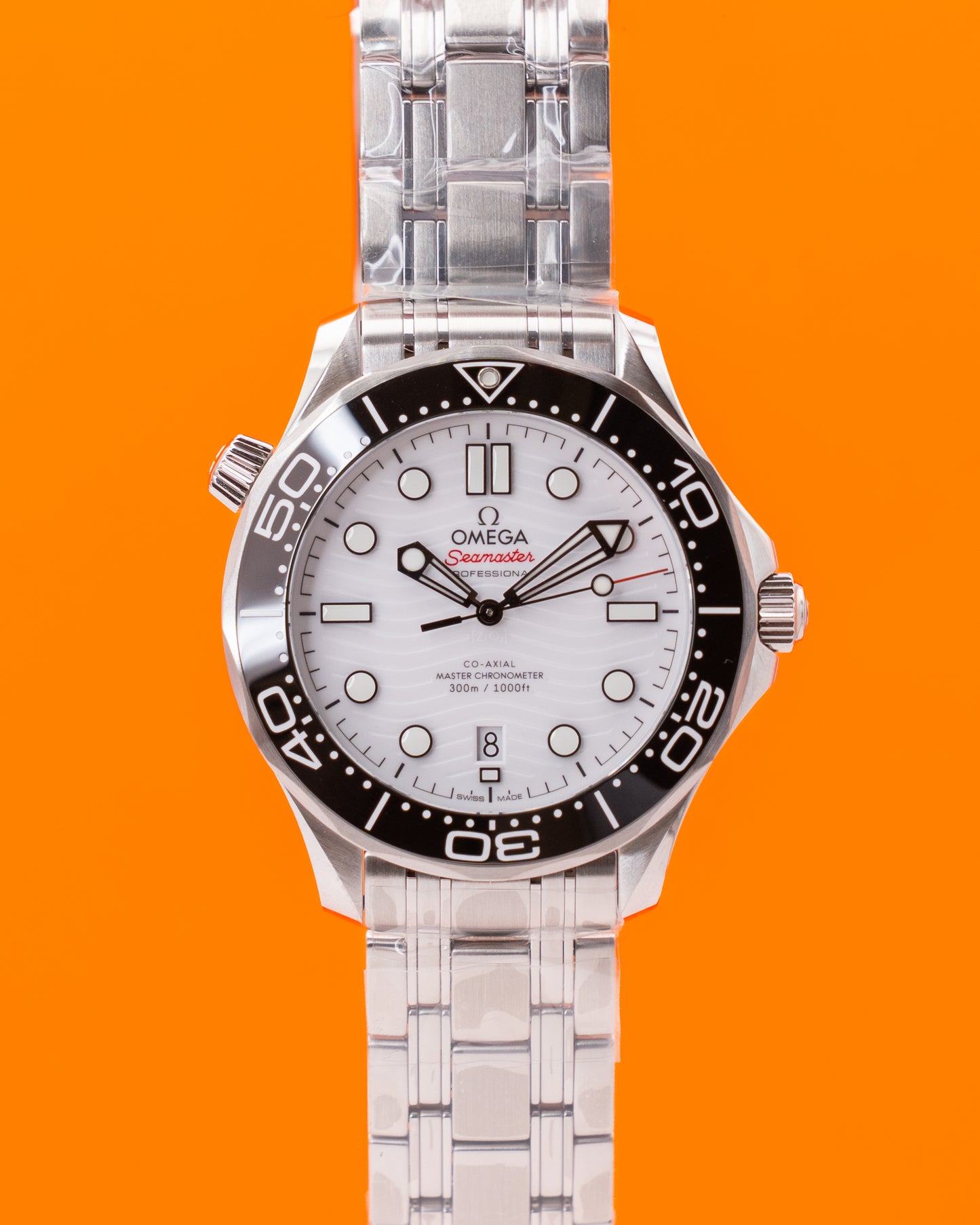 UNWORN 2025 WITH STICKERS Omega Seamaster 42mm 210.30.42.20.04.001 White Dial On Bracelet 2025