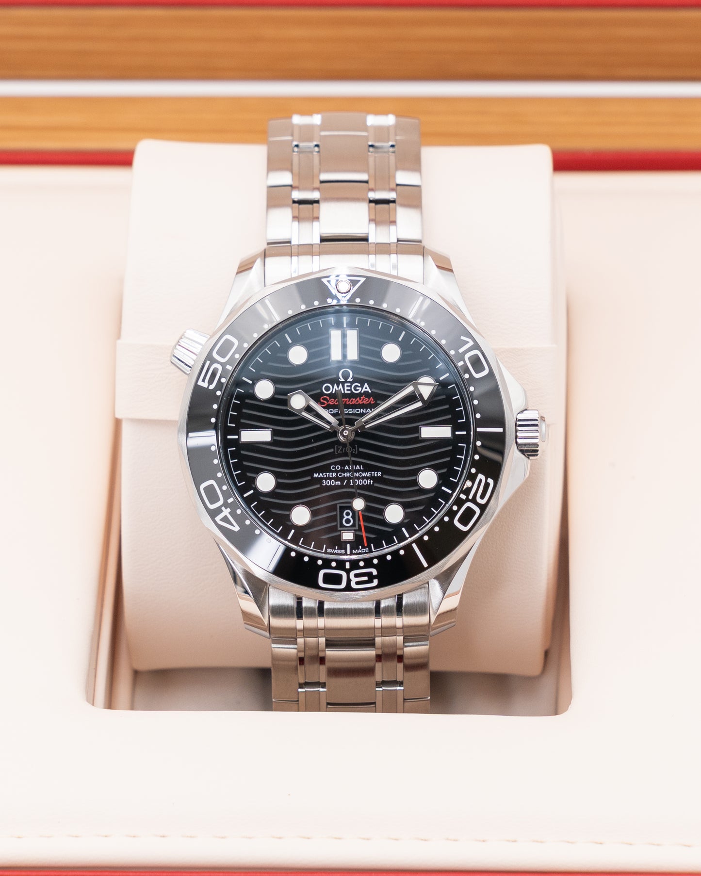 UNWORN WITH STICKERS 2025 Omega Seamaster Diver 300M 42mm 210.30.42.20.01.001 Black On Bracelet 2025