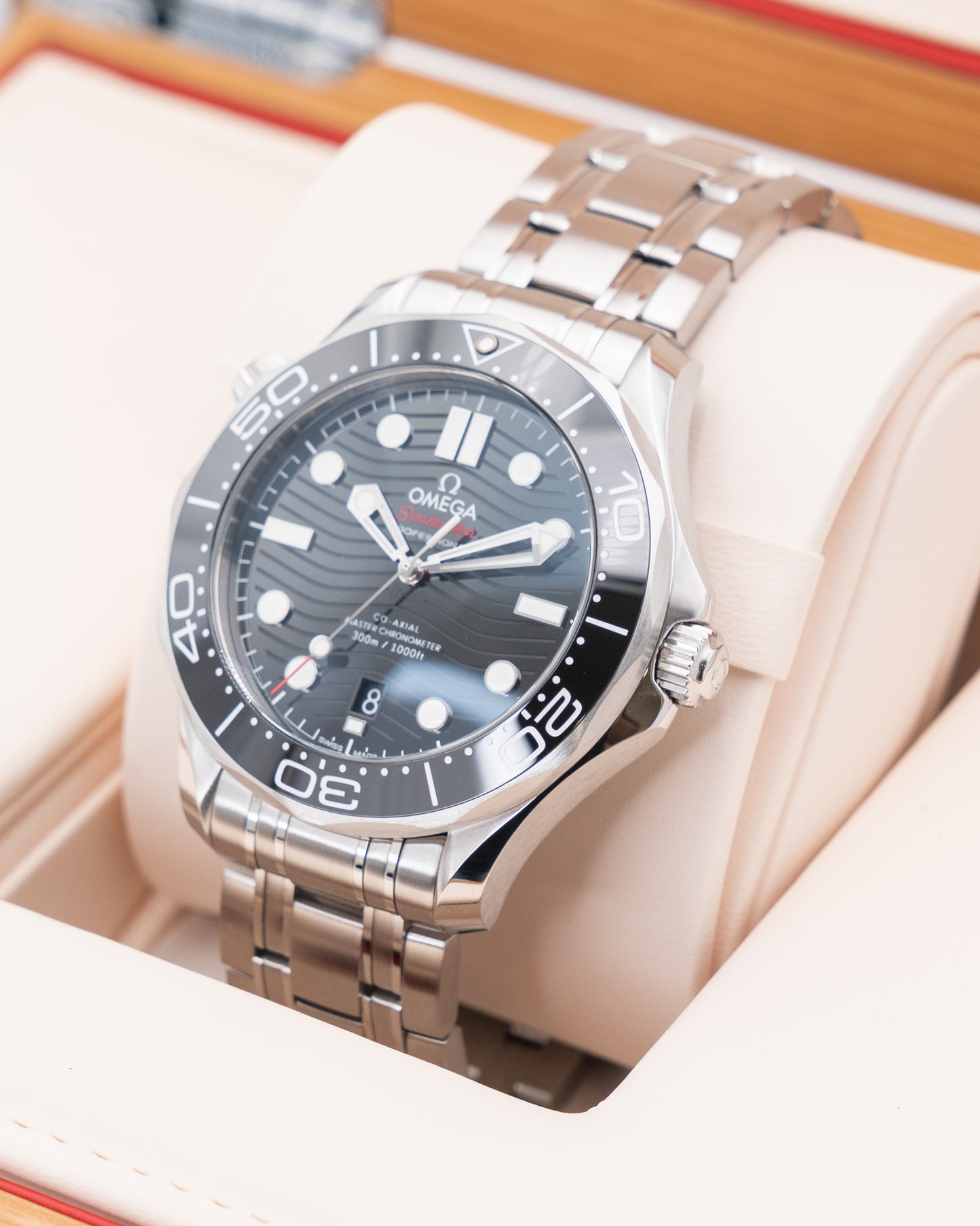 UNWORN WITH STICKERS 2025 Omega Seamaster Diver 300M 42mm 210.30.42.20.01.001 Black On Bracelet 2025