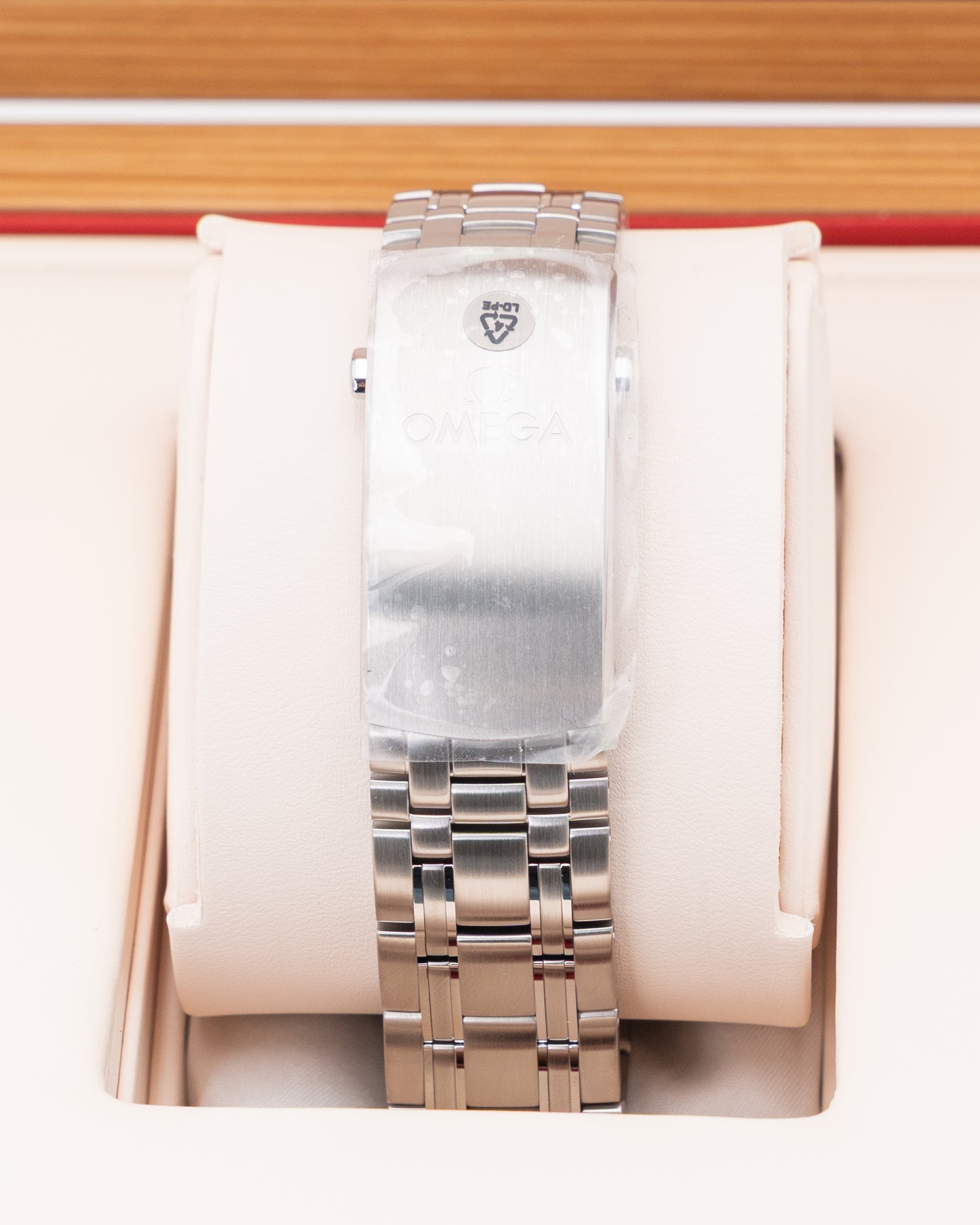 UNWORN WITH STICKERS 2025 Omega Seamaster Diver 300M 42mm 210.30.42.20.01.001 Black On Bracelet 2025