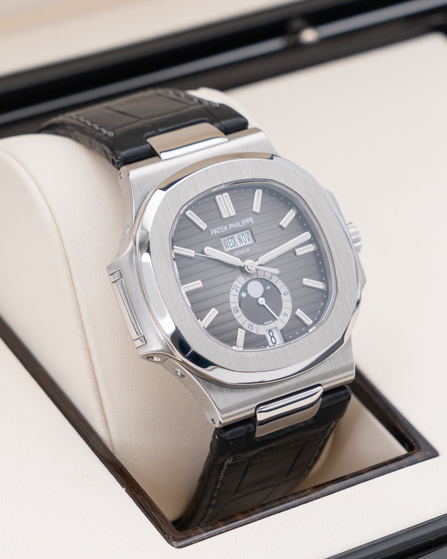 Patek Philippe Nautilus 40.5mm 5726a-001 Black Dial 2015