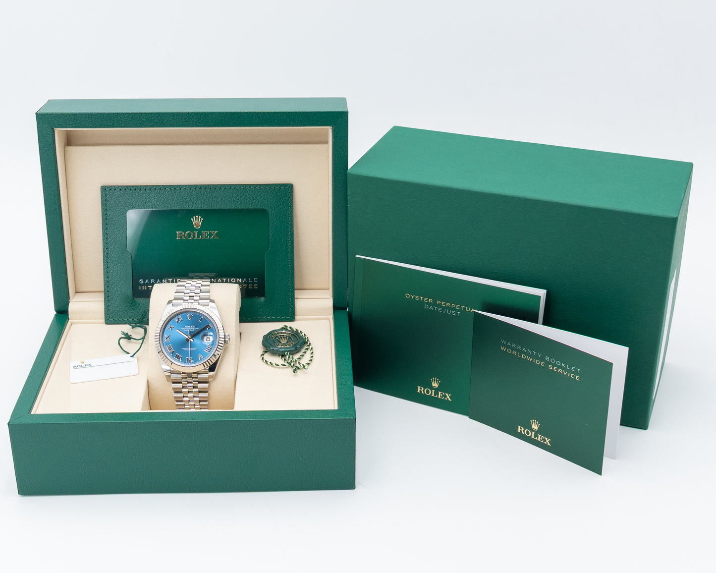 UNWORN 2025 Rolex Datejust 41mm 126334 Blue Roman Dial Fluted Jubilee 2025