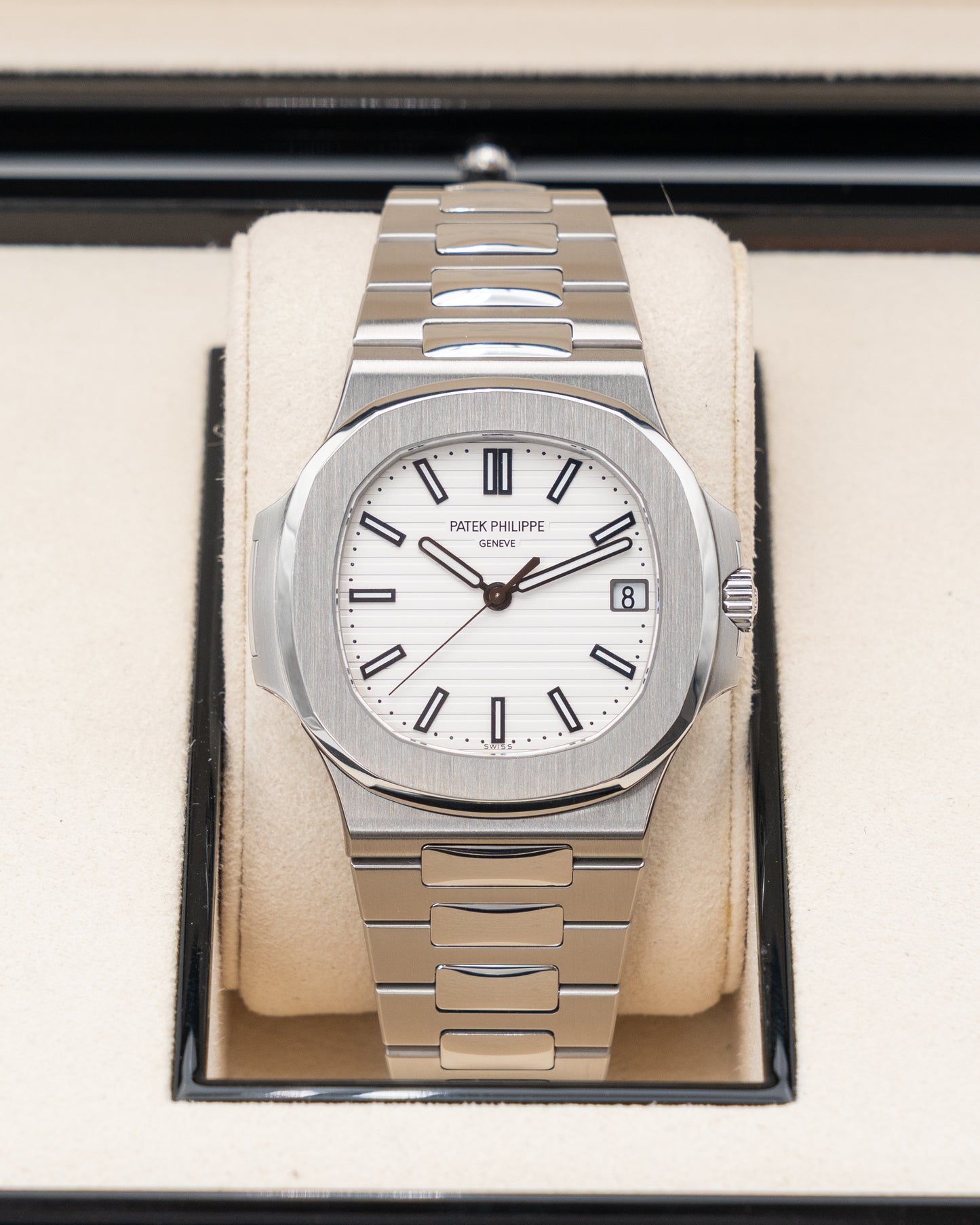 Patek Philippe 40mm 5711/1A-011 White Dial 2019
