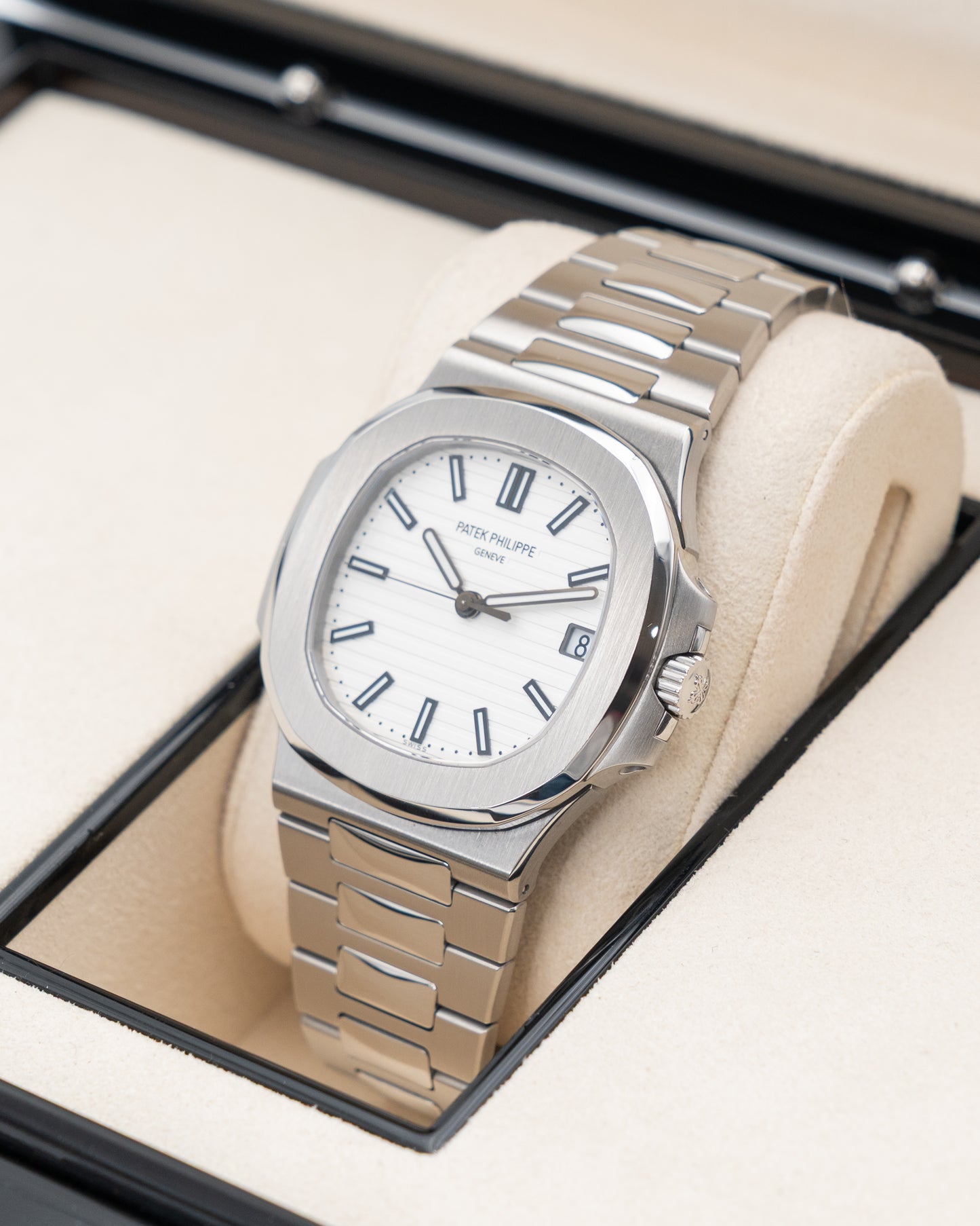 Patek Philippe 40mm 5711/1A-011 White Dial 2019