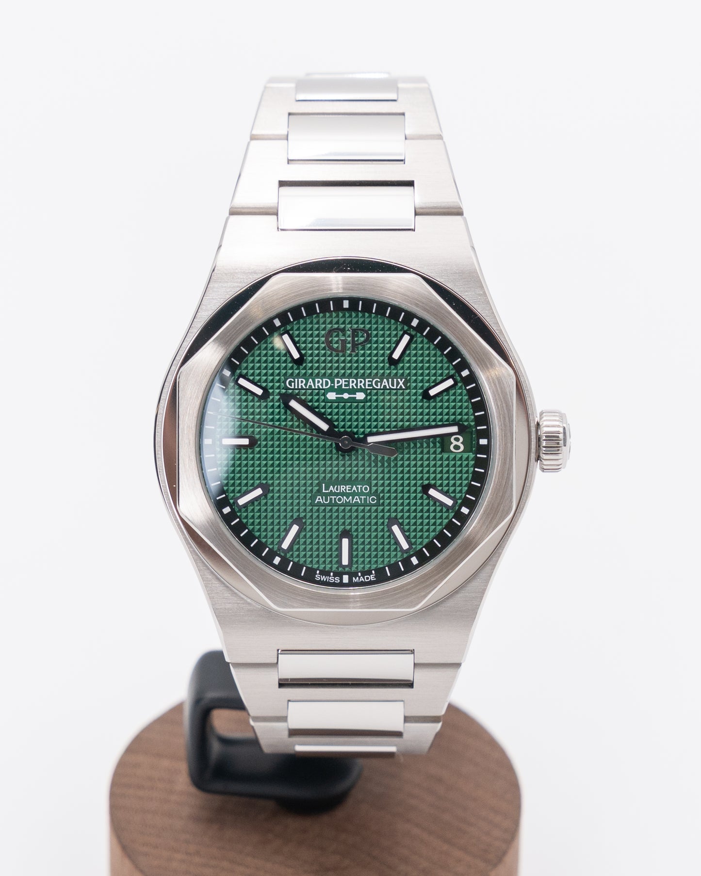 Girard Perregaux Laureato 42mm 1010-11-3153-1CM Green Dial 2025