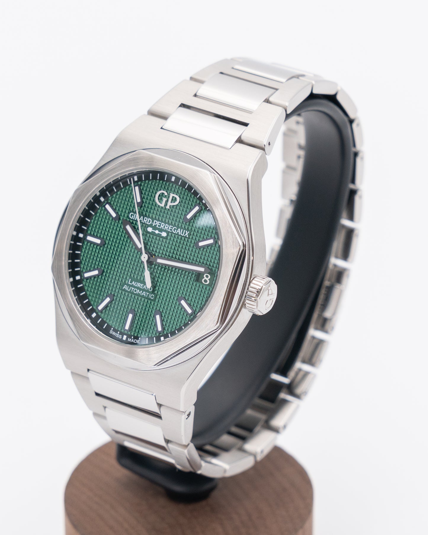 Girard Perregaux Laureato 42mm 1010-11-3153-1CM Green Dial 2025
