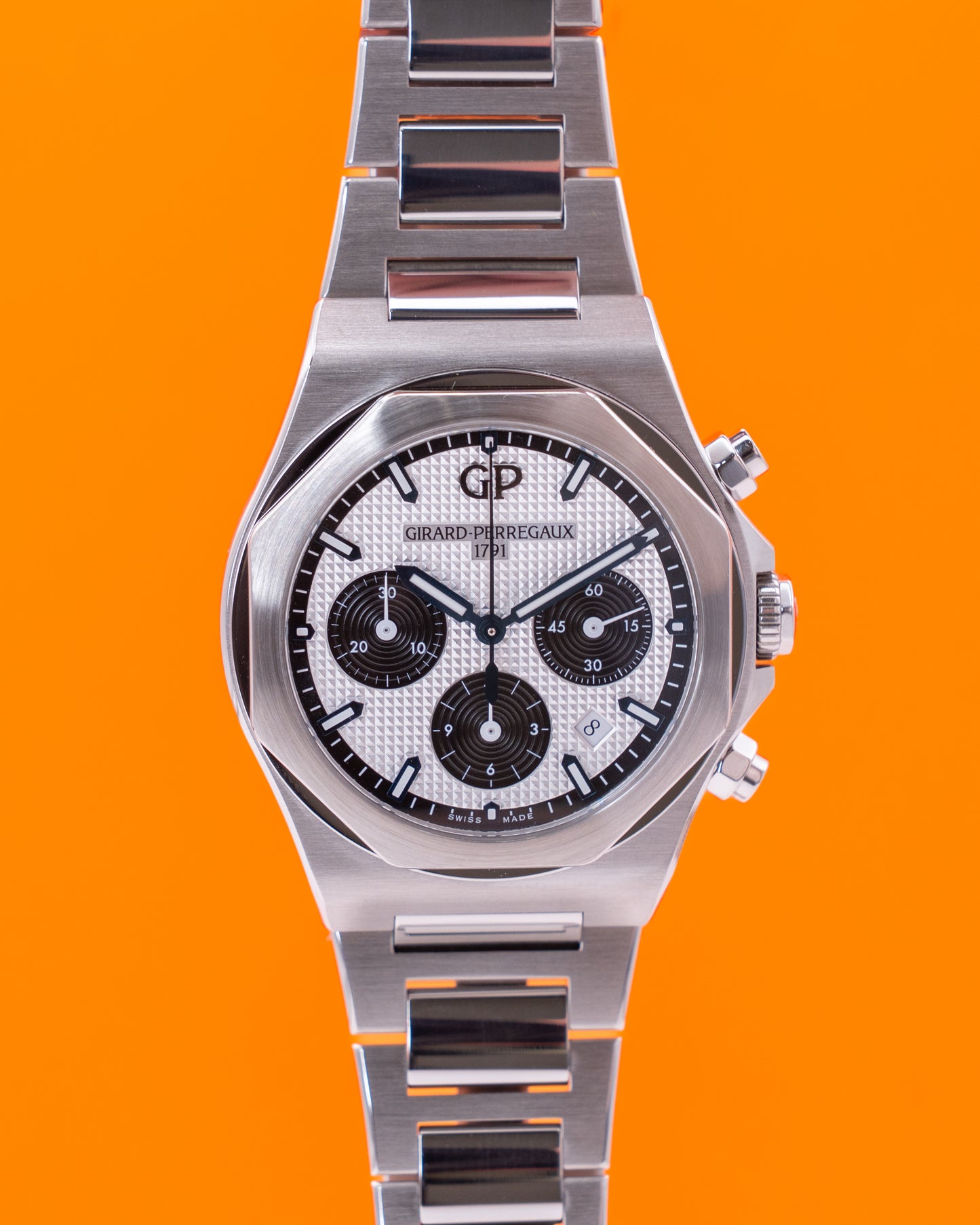 Girard Perregaux Laureato Chronograph 42 mm 81020-11-131-11A Panda Stainless Steel 2020