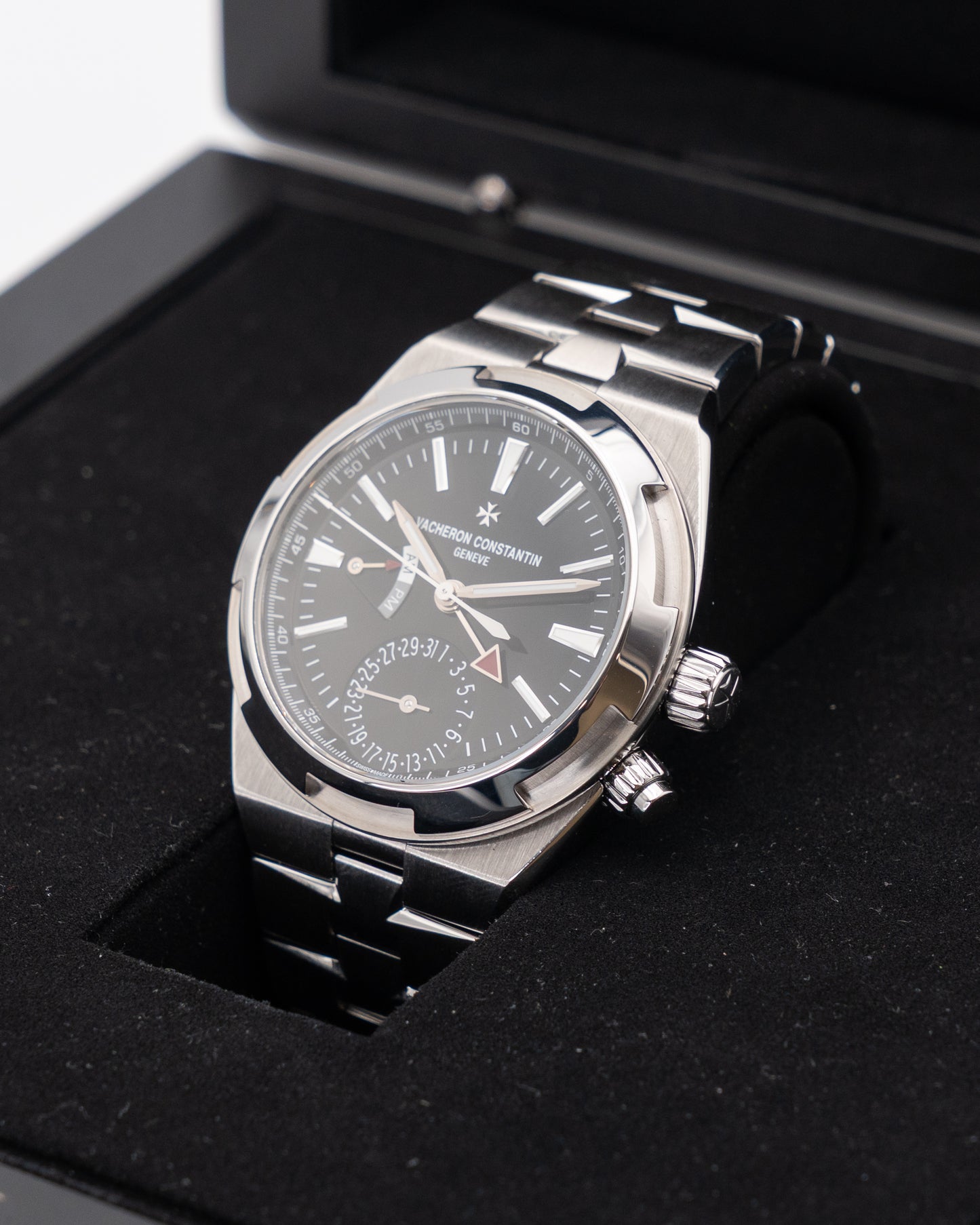 Vacheron Constantin Overseas 41mm 7900V/110A-B546 Black Dial Dual Time 2021
