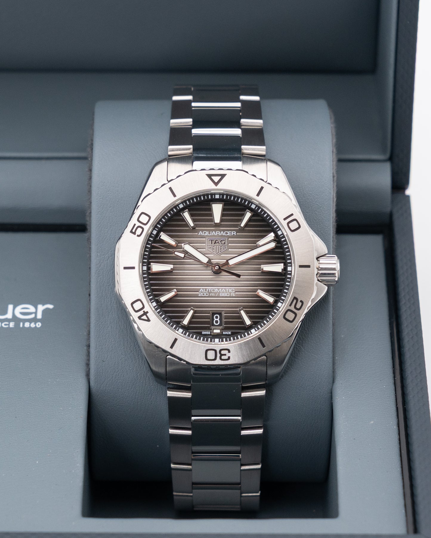 Tag Heuer Aqua Racer 40mm WBP2110.BA0627 Professional 200 Date Black