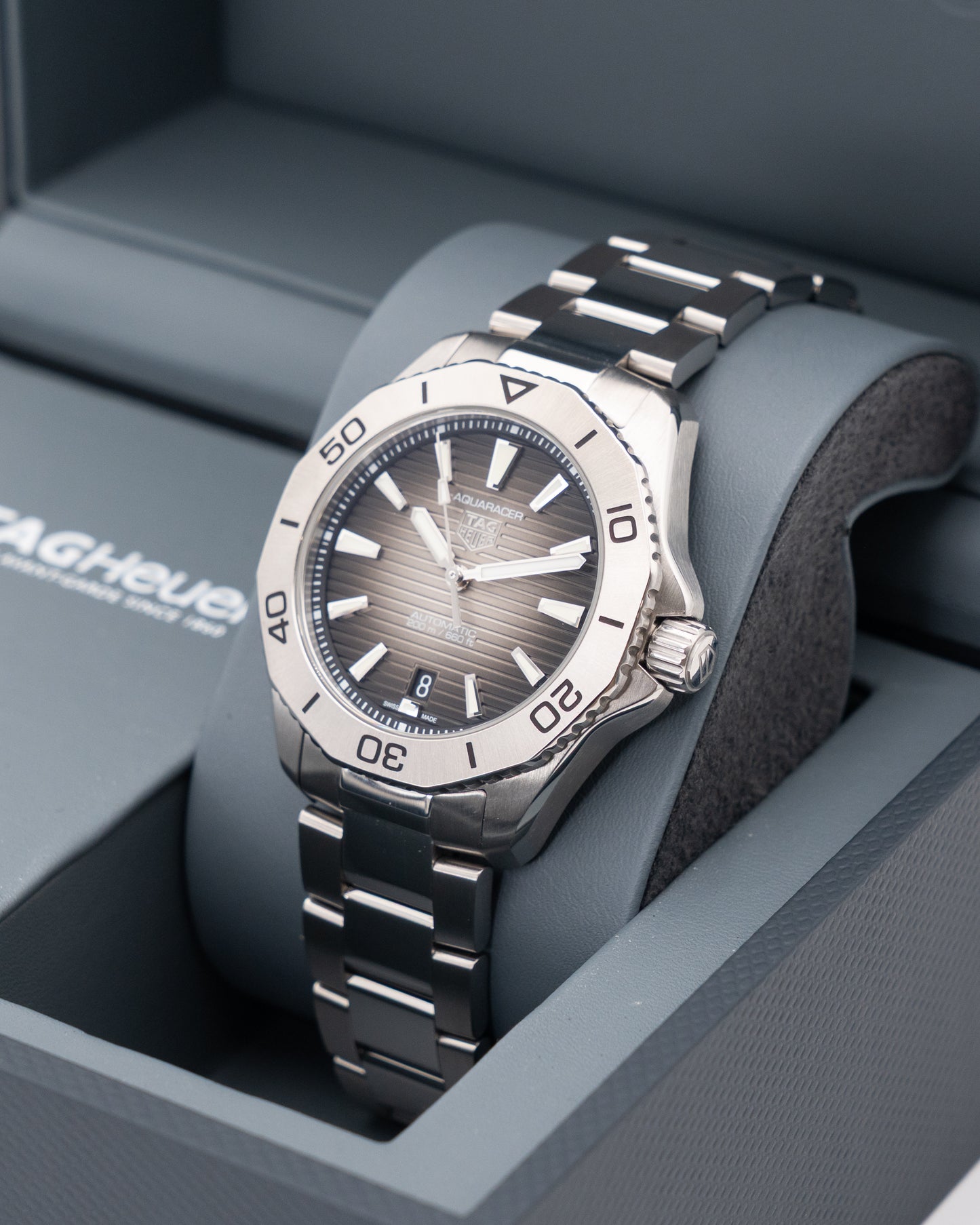 Tag Heuer Aqua Racer 40mm WBP2110.BA0627 Professional 200 Date Black