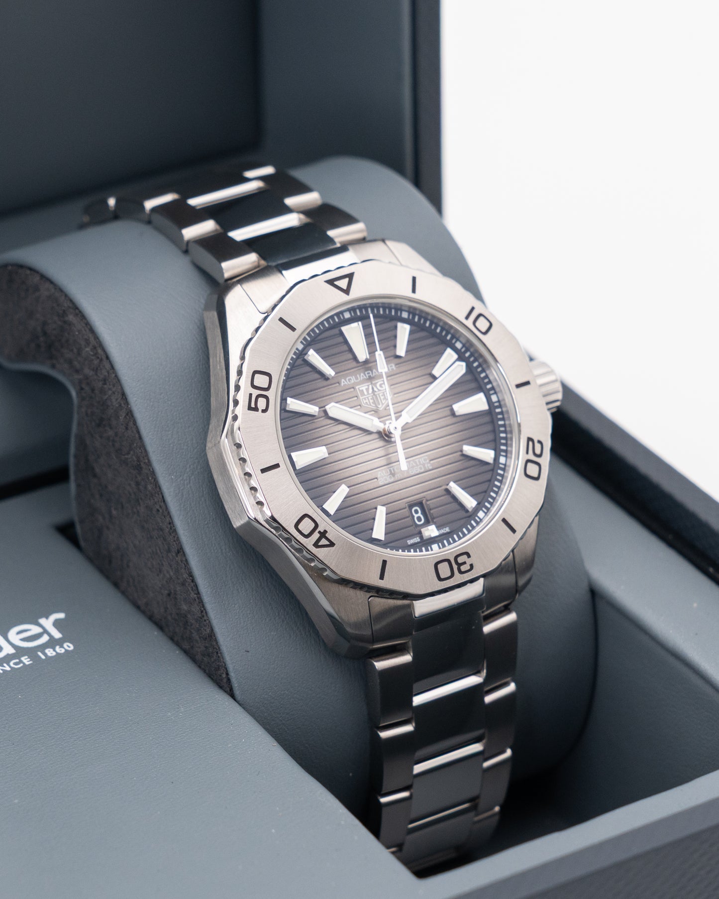 Tag Heuer Aqua Racer 40mm WBP2110.BA0627 Professional 200 Date Black
