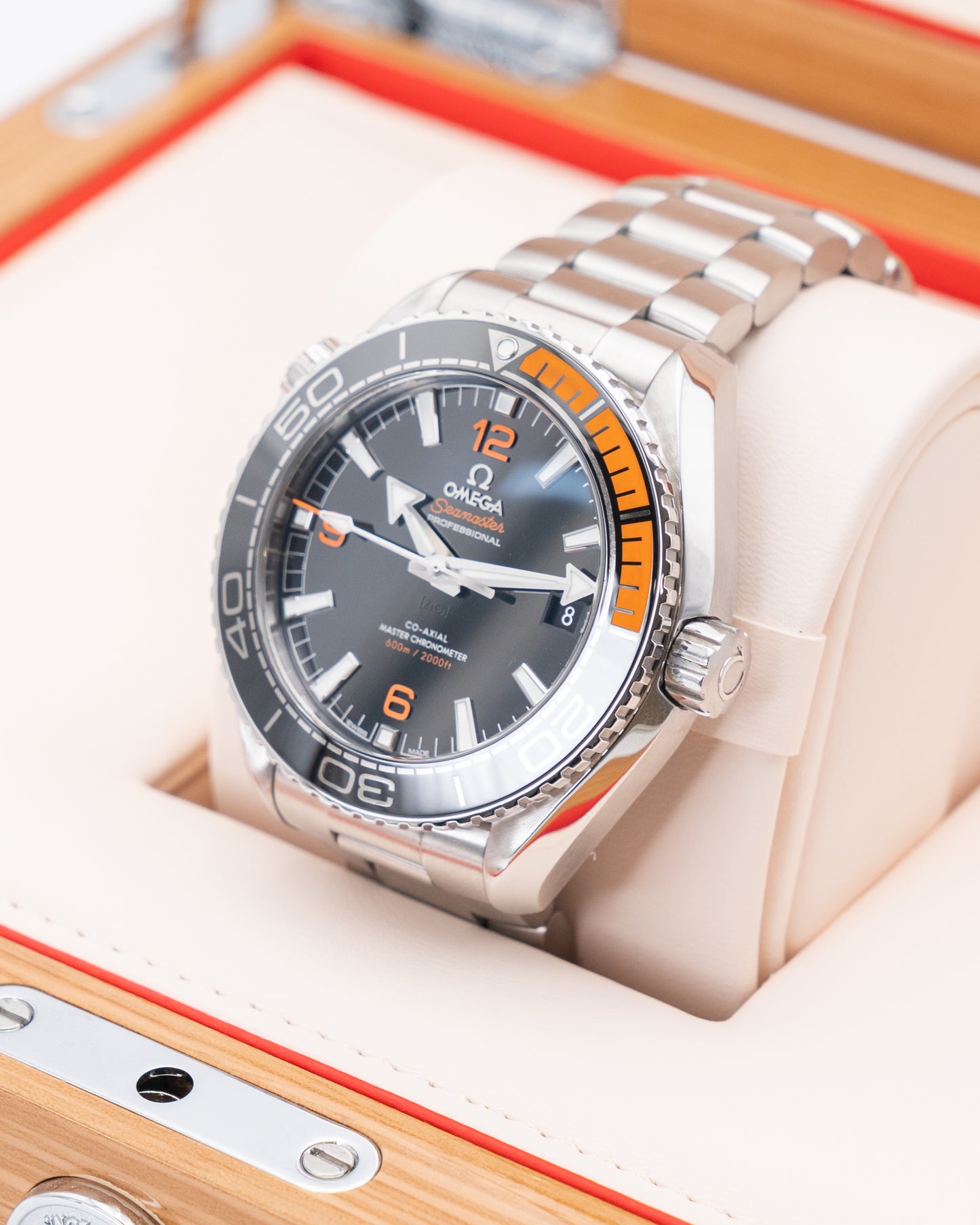 Omega Seamaster Planet Ocean 43.5mm 215.30.44.21.01.002 Black and Orange 2024