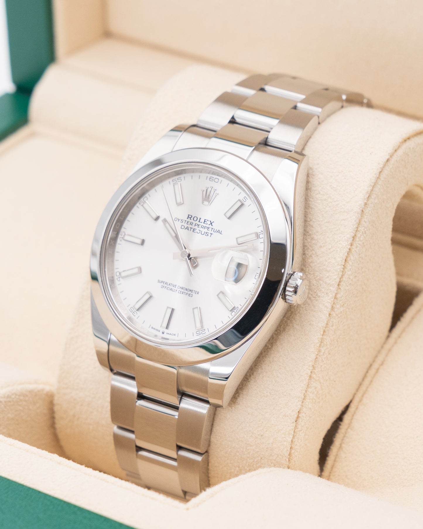 Rolex Datejust 41mm 126300 Silver Dial Oyster Smooth Bezel 2022