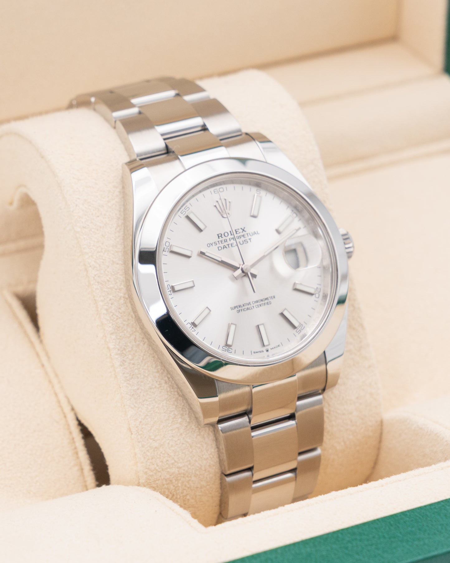 Rolex Datejust 41mm 126300 Silver Dial Oyster Smooth Bezel 2022