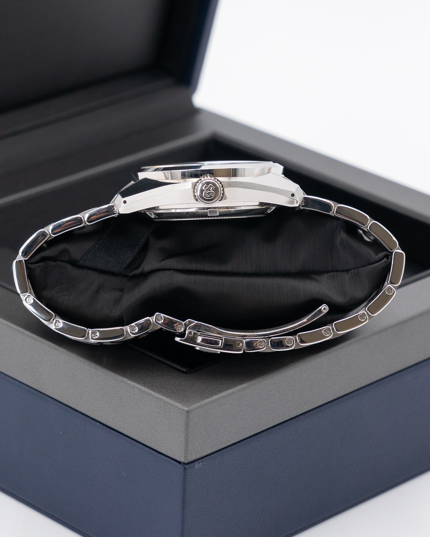 Grand Seiko GMT Heritage 40mm SBGJ261 Blue Peacock Dial 2023