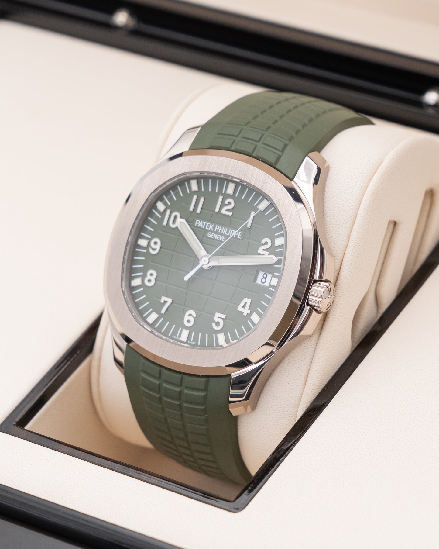 Patek Philippe Aquanaut 42.2mm 5168G-010 Green Dial White Gold 2023