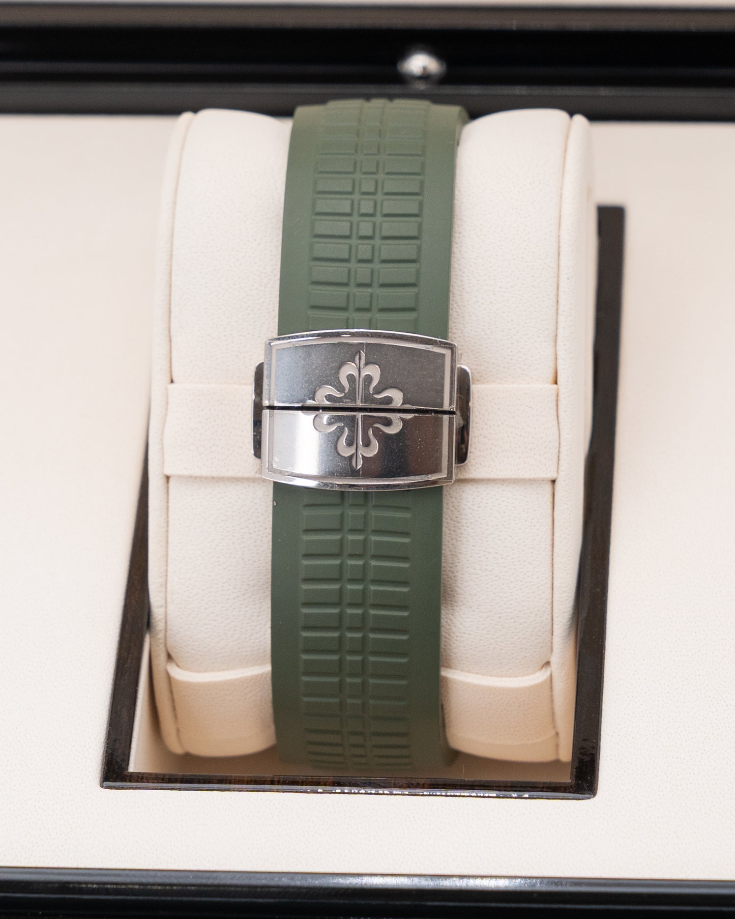 Patek Philippe Aquanaut 42.2mm 5168G-010 Green Dial White Gold 2023