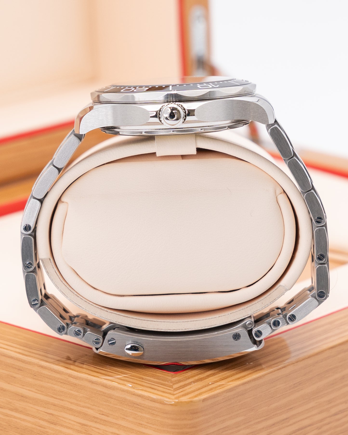 UNWORN Omega Seamaster Diver 300M 42mm 210.30.42.20.04.001 White