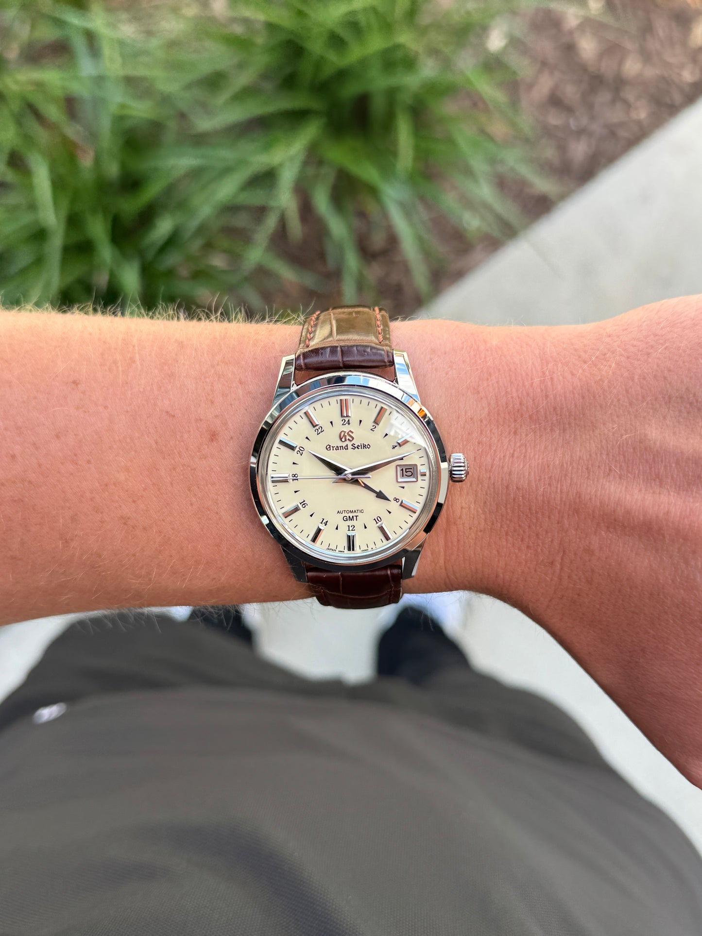 Grand Seiko Elegance Collection 39.5mm SBGM221 Ivory Cream 2025