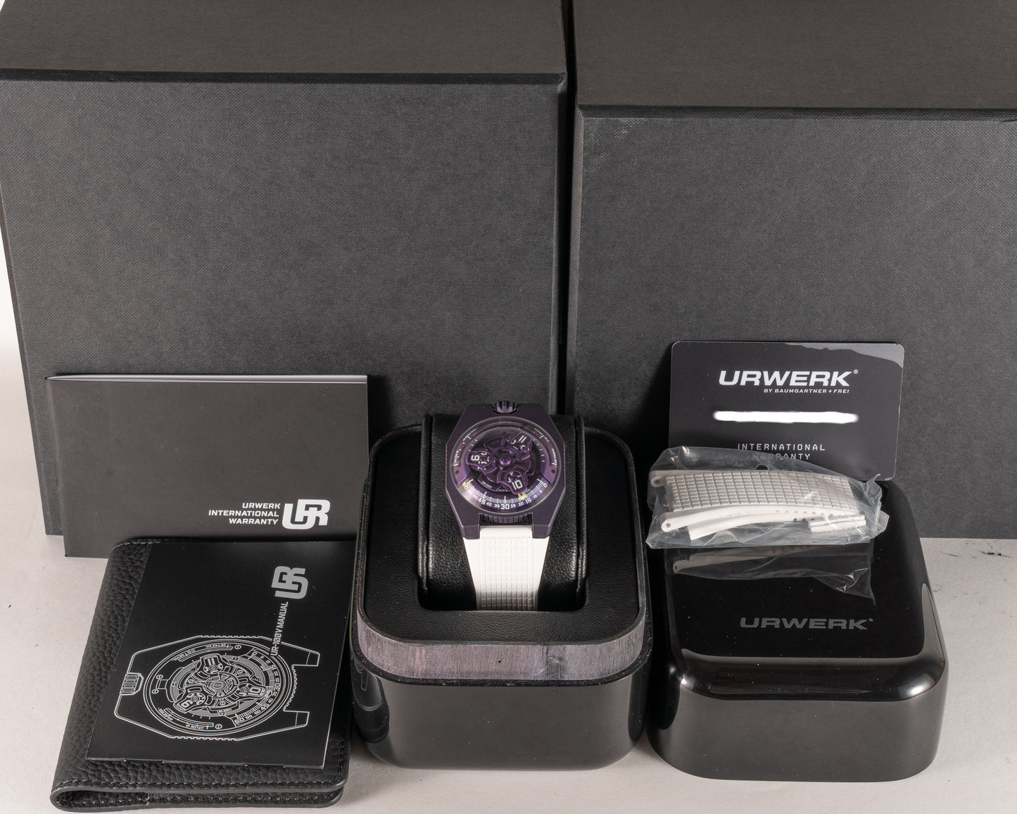 Urwerk UR-100V Ultra Violet DLC Titanium 2022 41mm