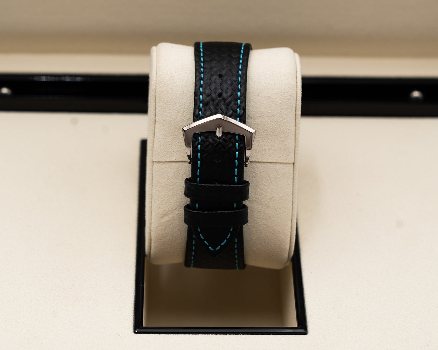 LIKE NEW Patek Philippe Calatrava 6007G Black and Blue 2025