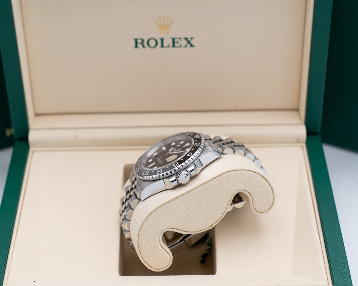 UNWORN STICKERED Rolex GMT-Master II 40mm 126710GRNR Bruce Wayne Jubilee 2026