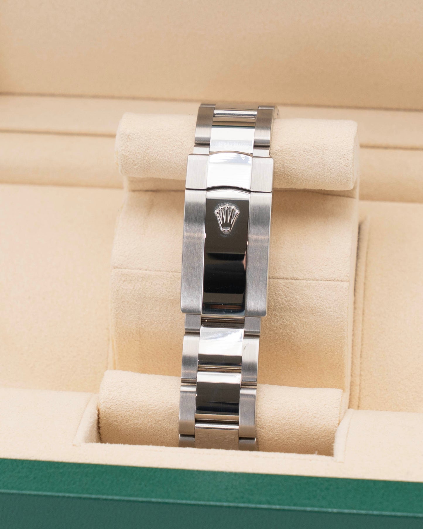 Rolex Milgauss 40mm 116400V Green Crystal Black Dial