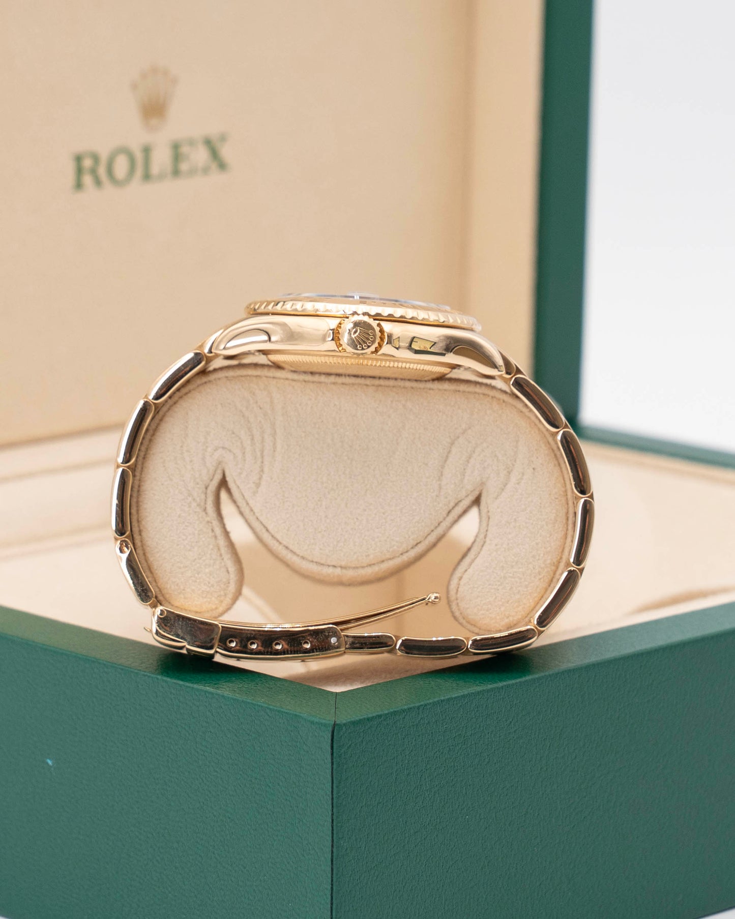 Rolex Yacht Master 35mm 68628 Yellow Gold Mother Of Pearl Ruby Dial 2026 RSC Service