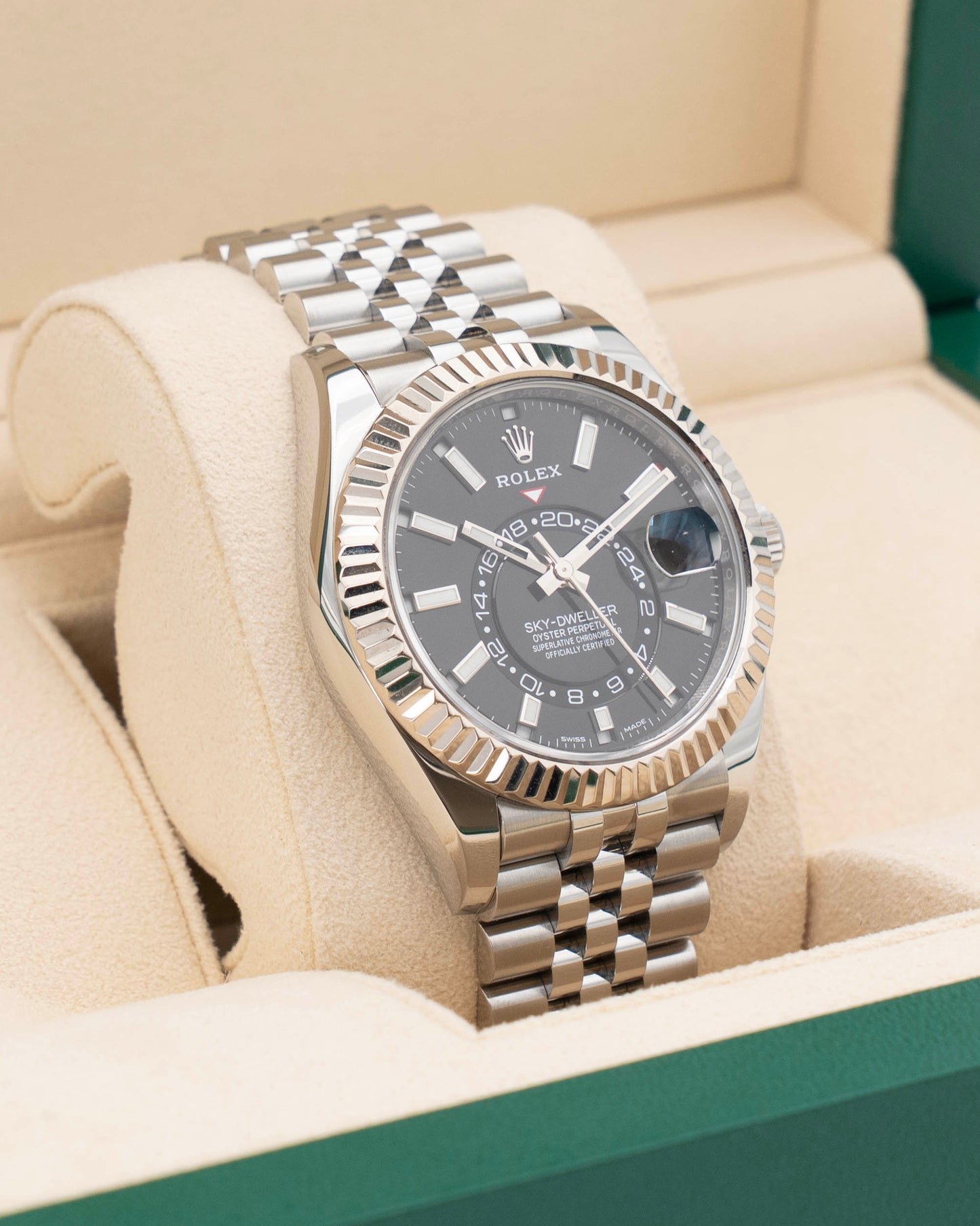 Rolex Sky Dweller 42mm 326934 Black Dial Jubilee 2022