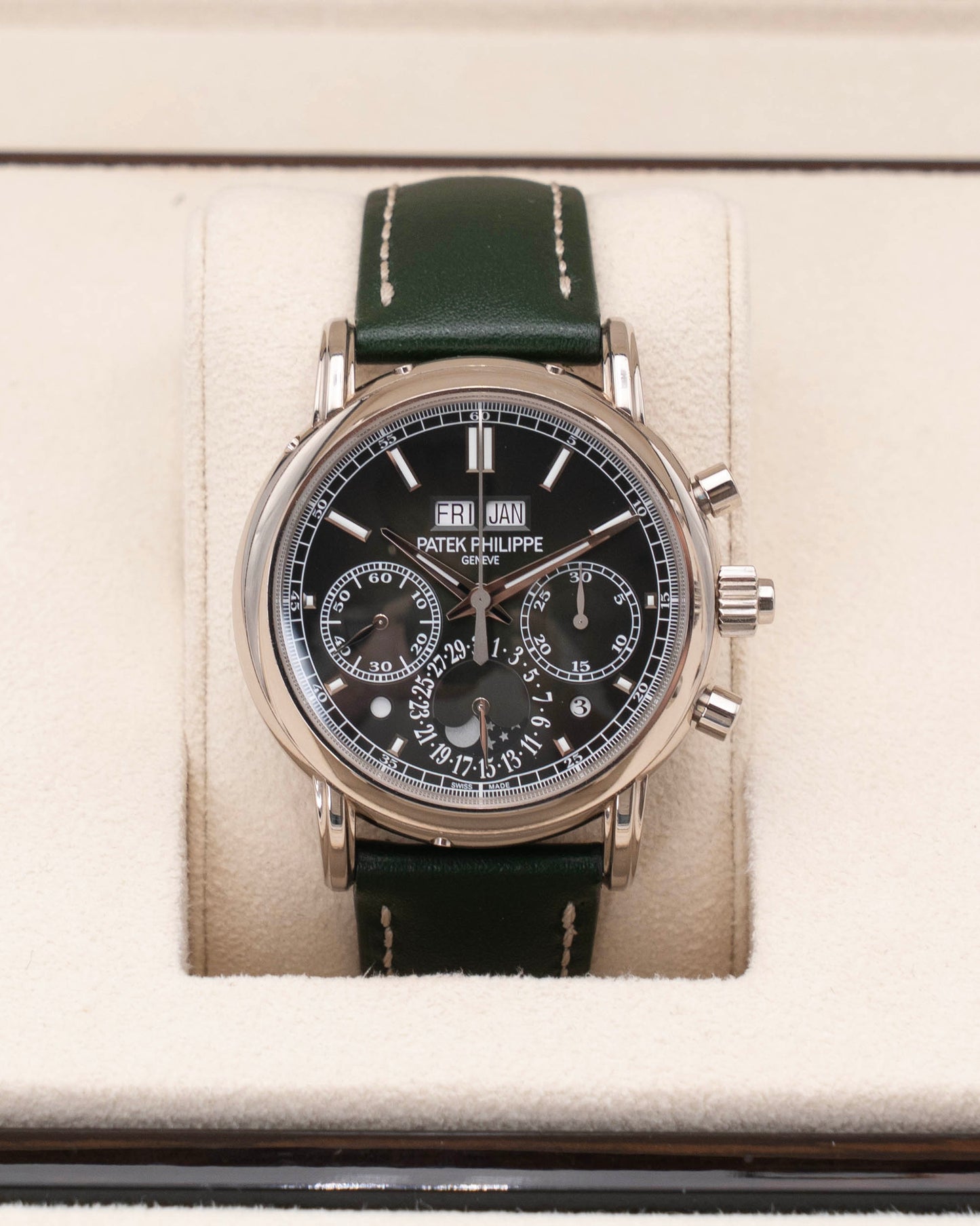 Patek Philippe Perpetual Calendar Chronograph 40mm 5204G Olive Green Dial White Gold 2024