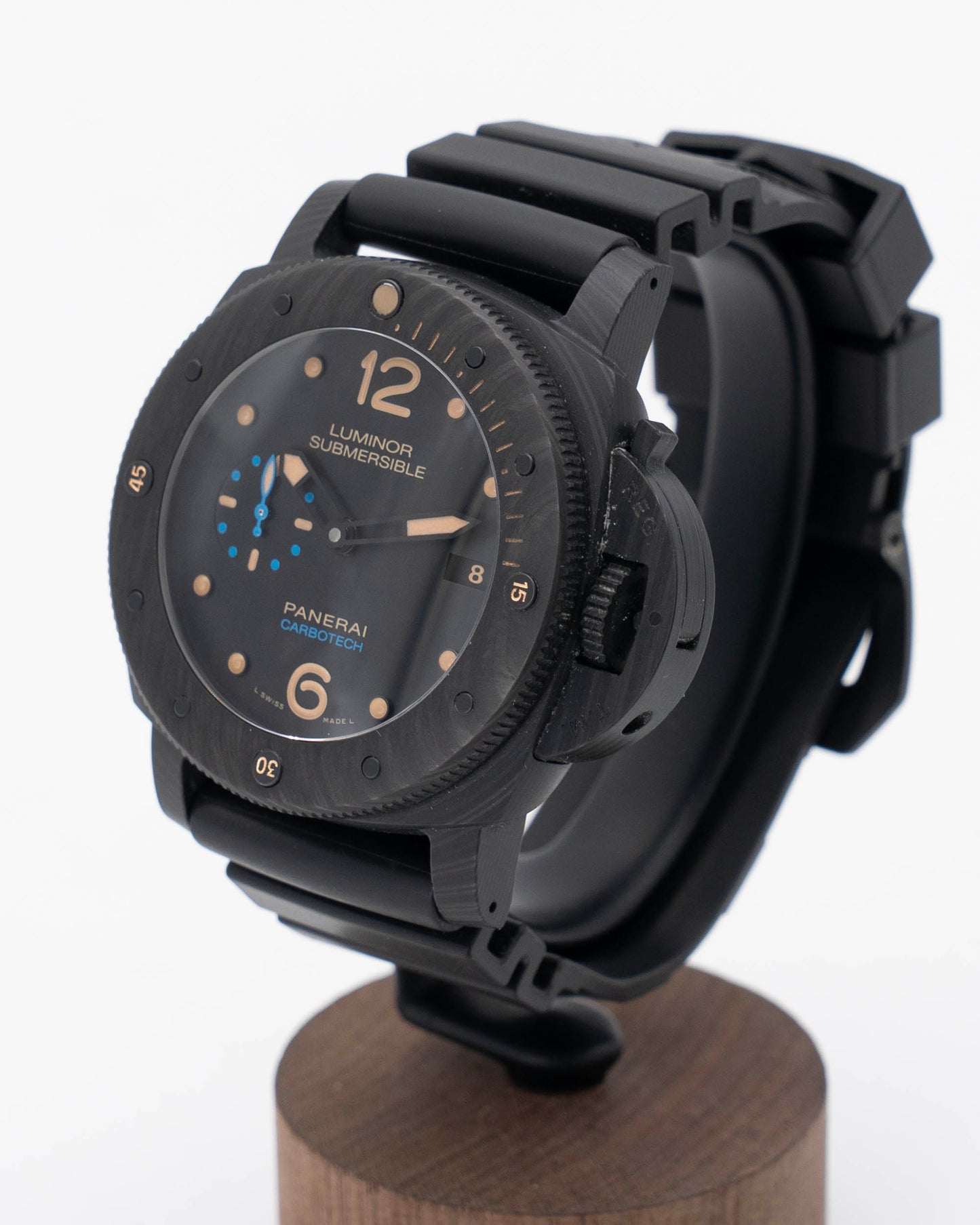 Panerai Luminor Submersible 1950 Carbotech 47mm PAM00616 3 Days Automatic