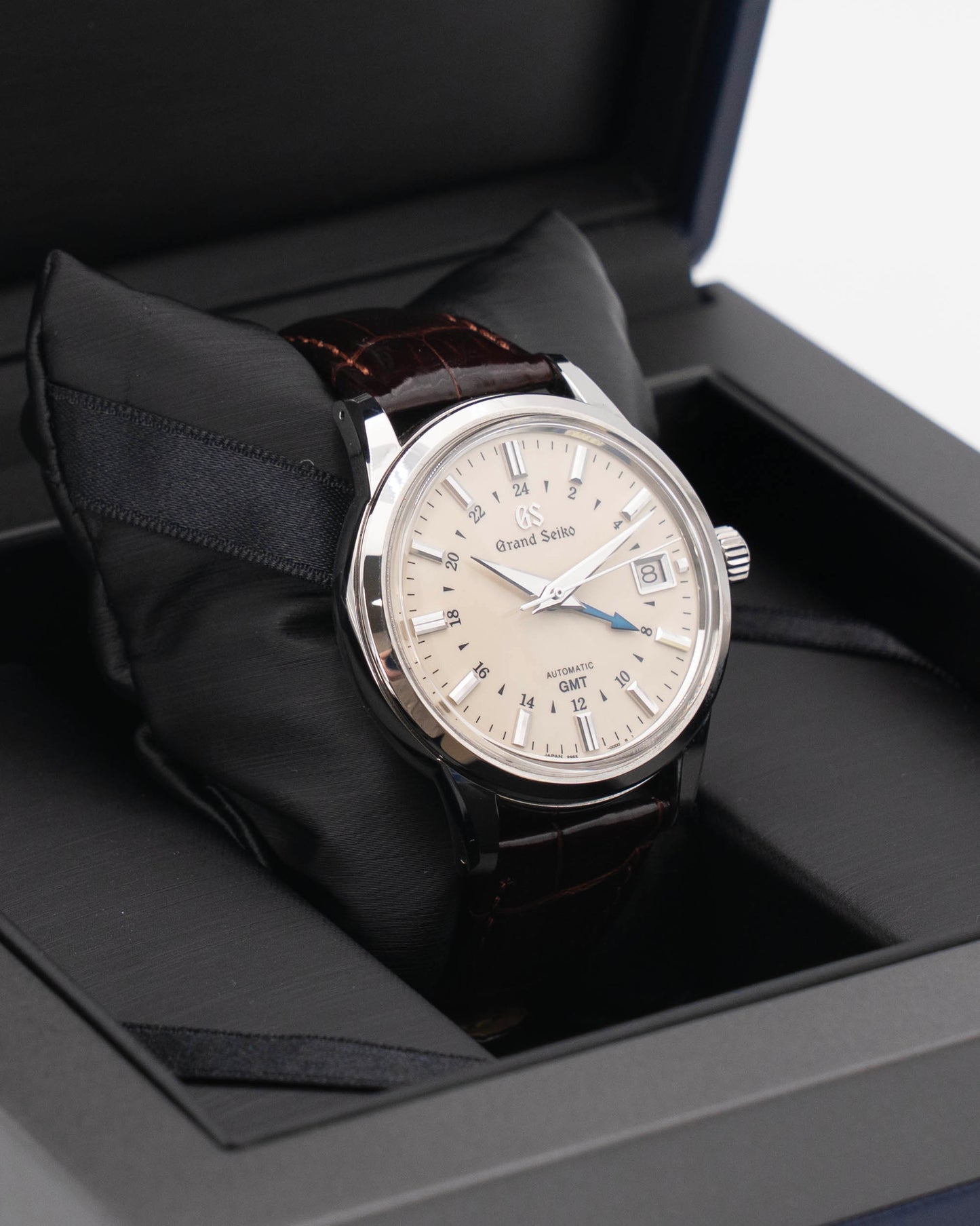 Grand Seiko Elegance Collection 39.5mm SBGM221 Ivory Cream 2023