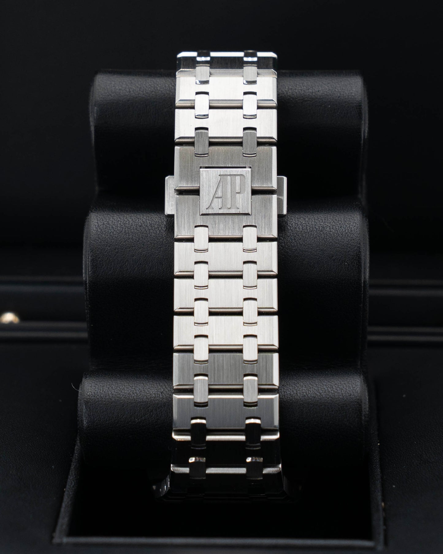 Audemars Piguet Royal Oak 15400ST Black Dial 2017  (15400st.oo.1220st.01)