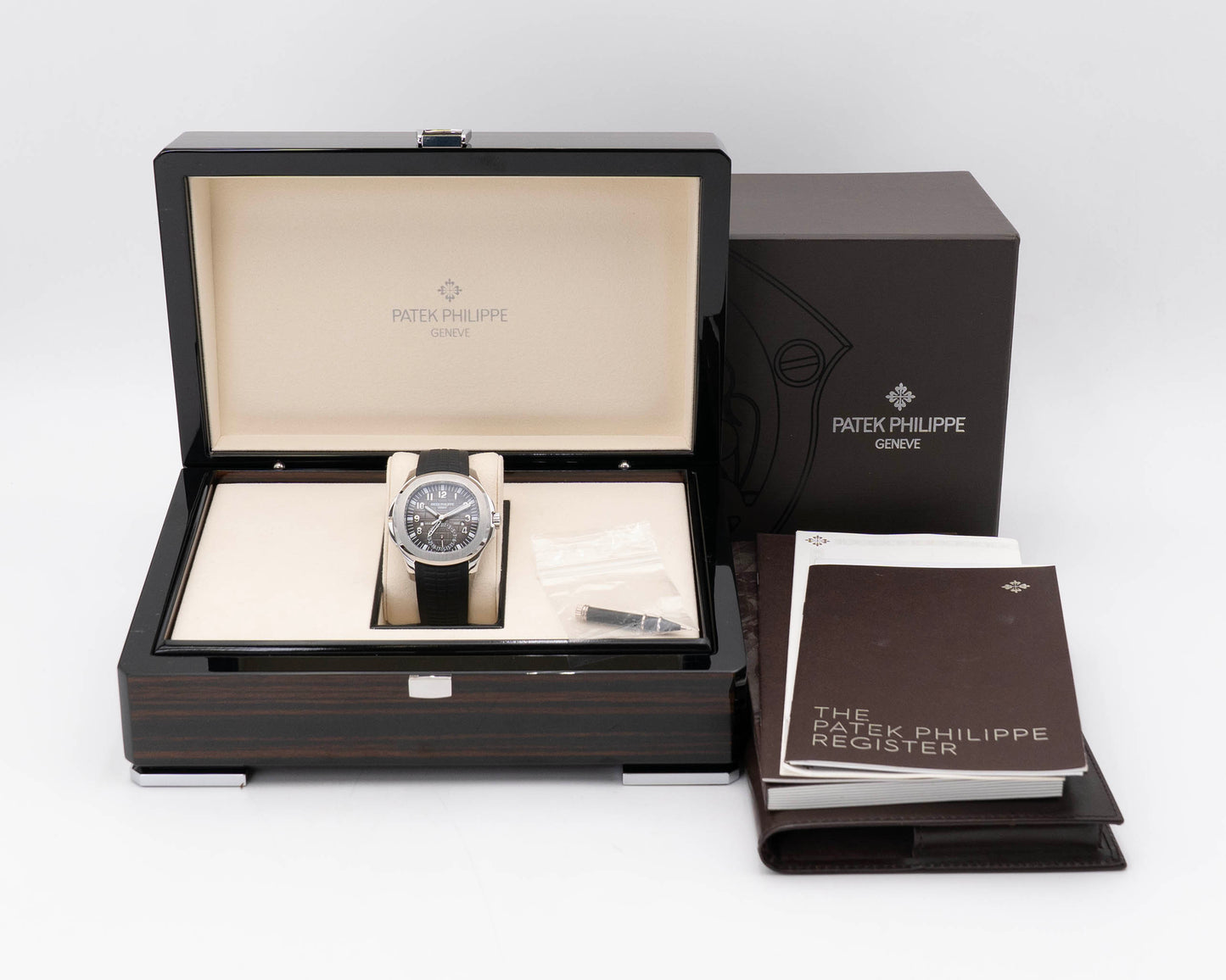 UNCUT Patek Philippe Aquanaut Travel Time 40.8mm 5164A-001 Black 2020 (5164A-001)
