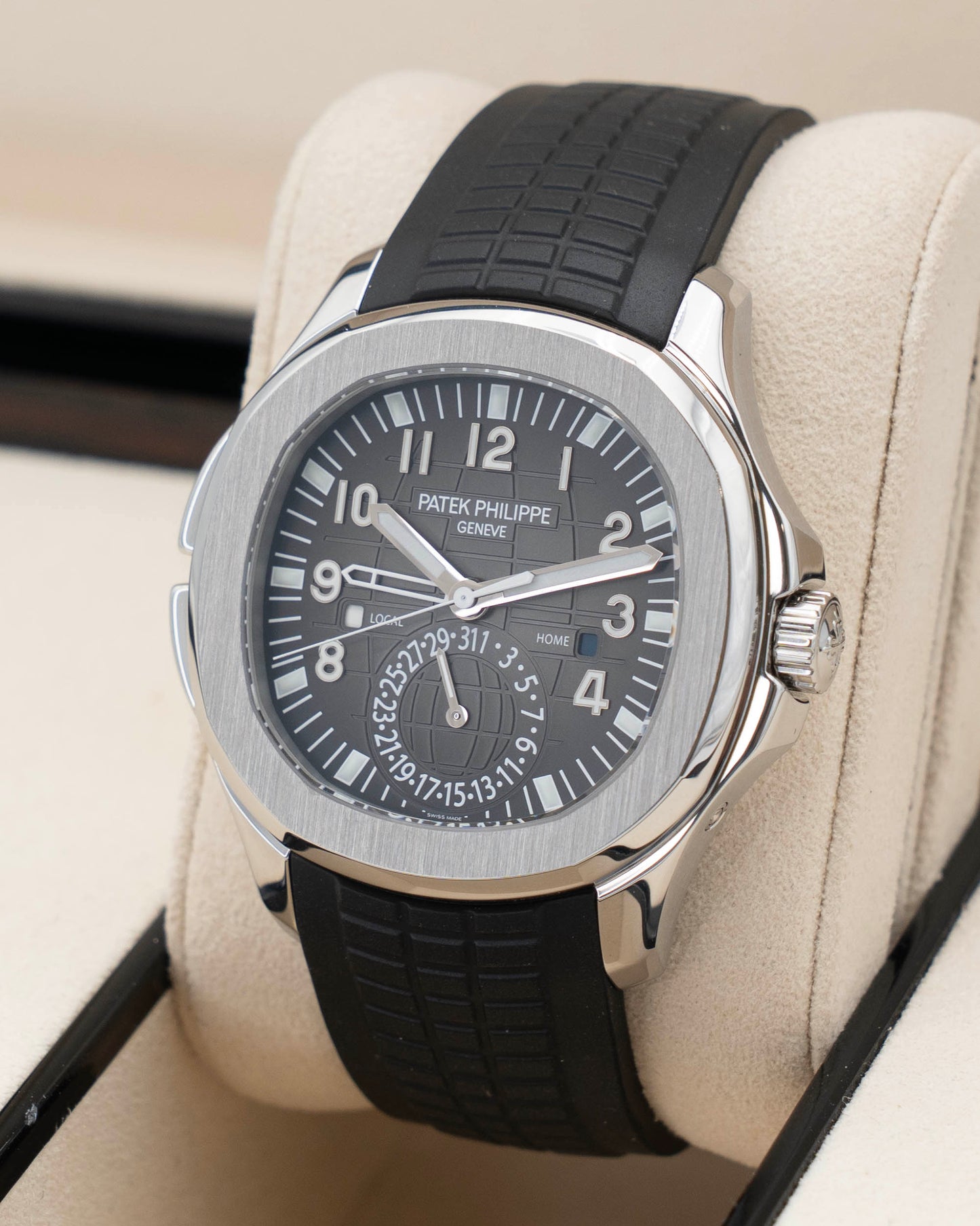 Patek Philippe Aquanaut Travel Time 40.8mm 5164A-001 Black 2020