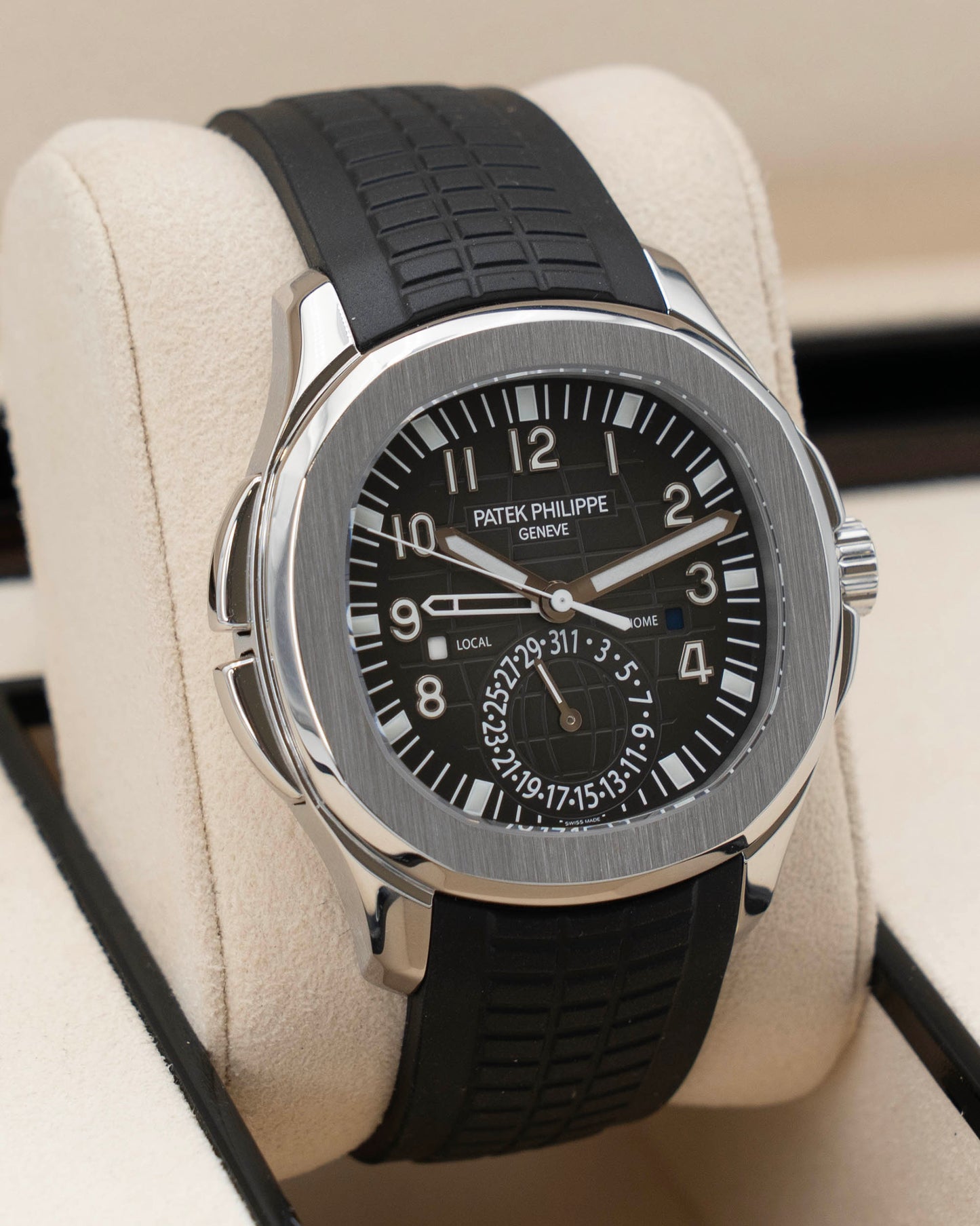 Patek Philippe Aquanaut Travel Time 40.8mm 5164A-001 Black 2020
