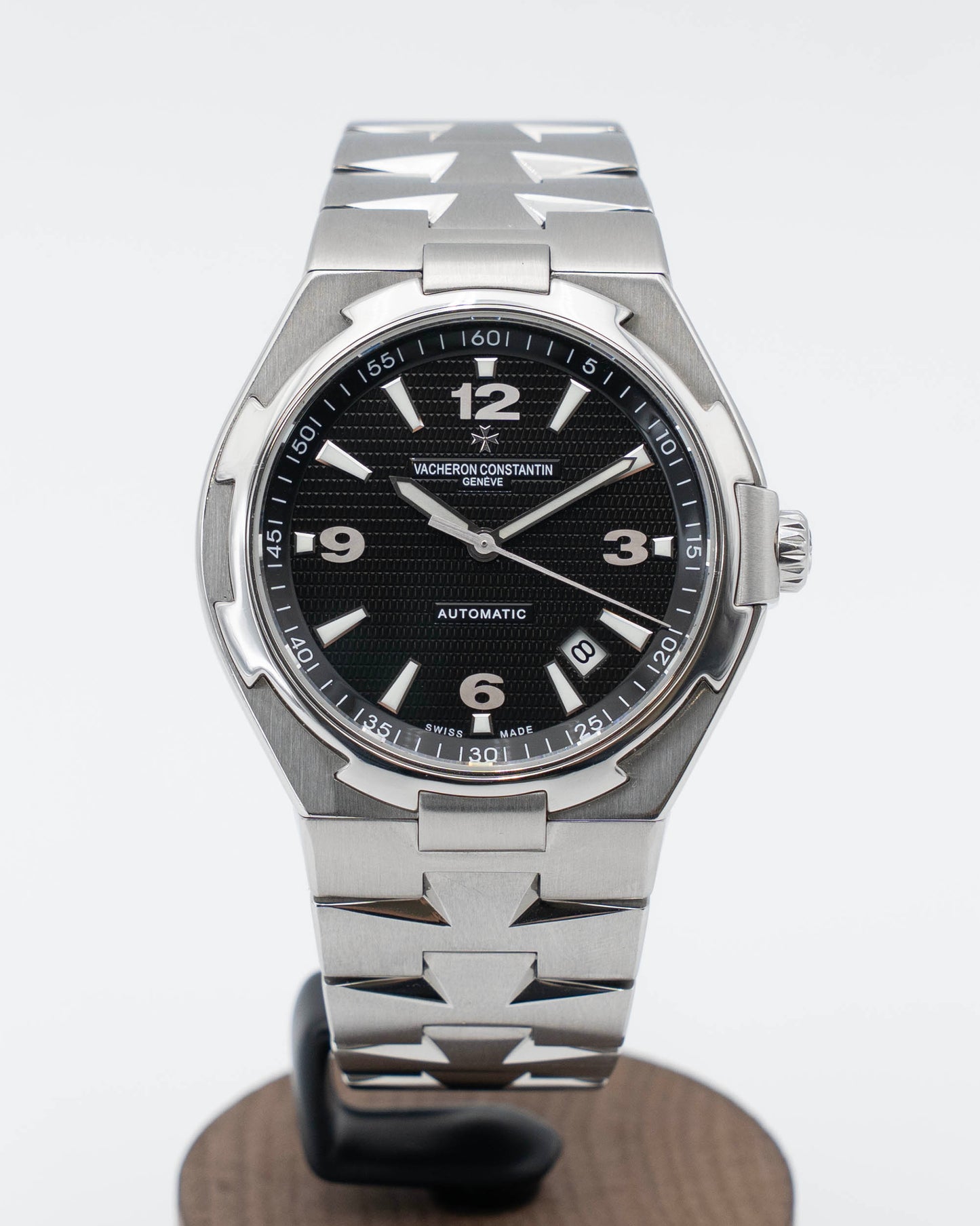 Vacheron Constantin Overseas 42mm 47040/B01A-9094 Black Dial