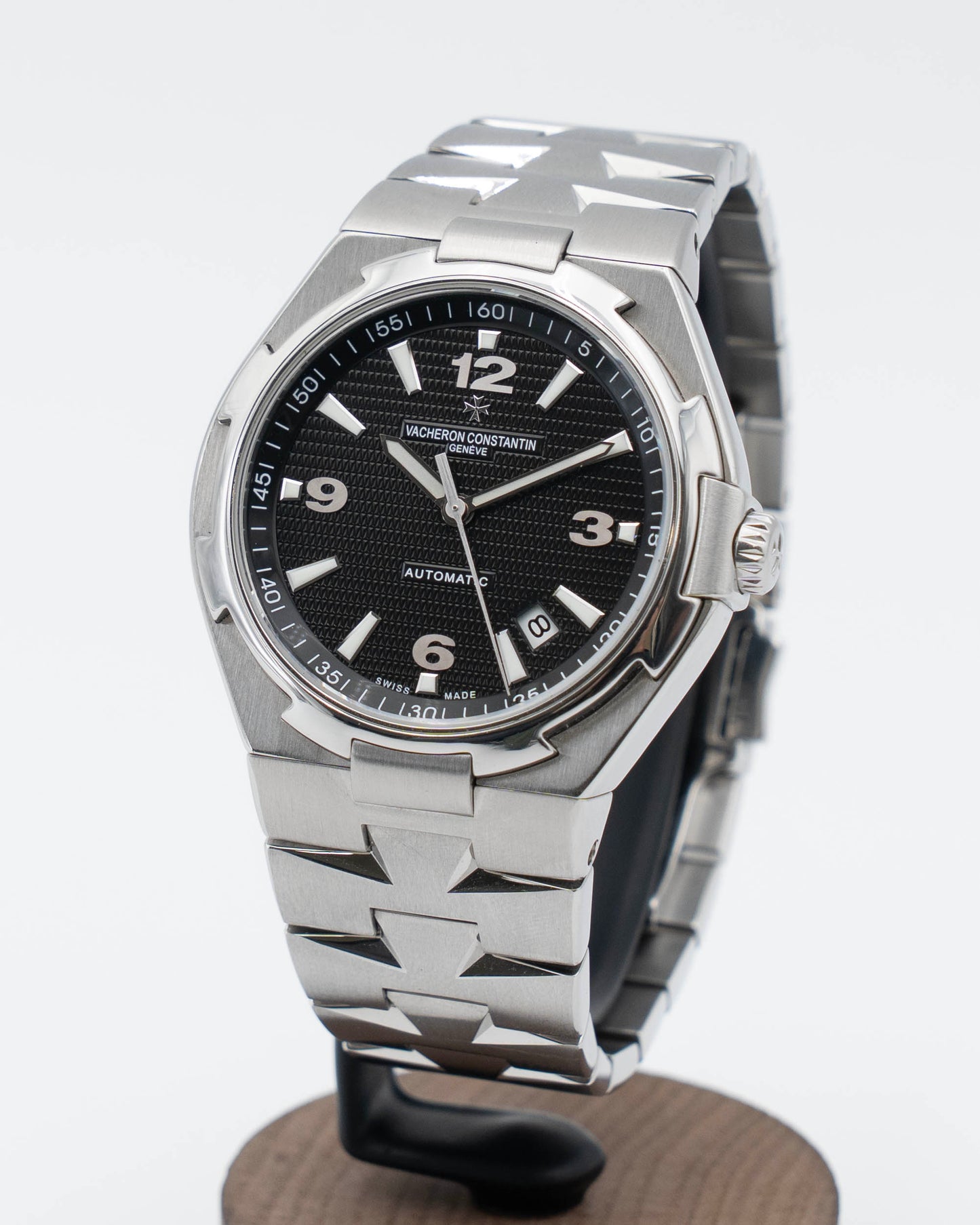 Vacheron Constantin Overseas 42mm 47040/B01A-9094 Black Dial