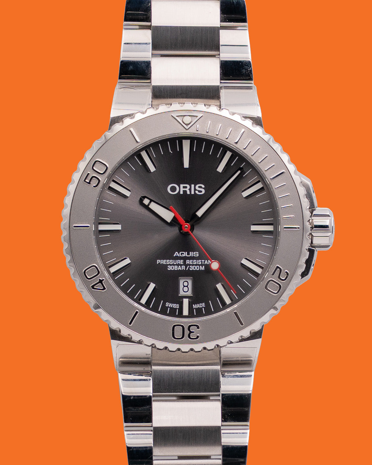 UNWORN STICKERED Oris Aquis Date Relief 43.5mm Grey Dial Stainless Steel