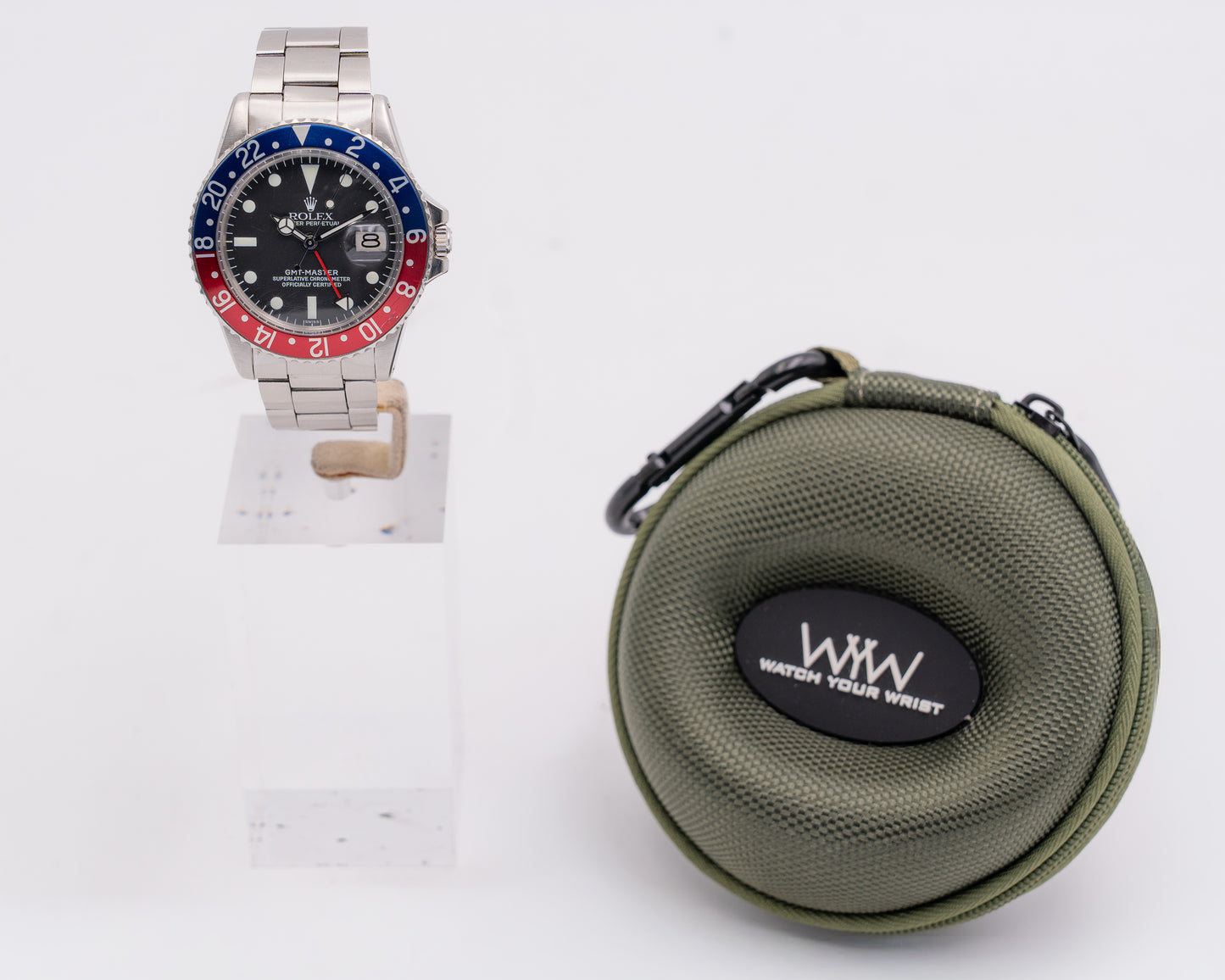 Rolex GMT Master 40mm 1675 Pepsi with Folding Links 2M-Serial