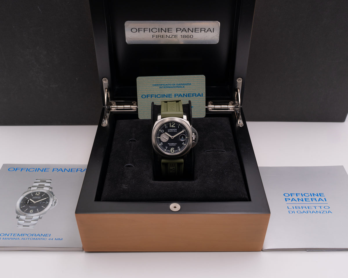 Panerai Luminor Marina 44mm Pam00086 Black Dial Green strap