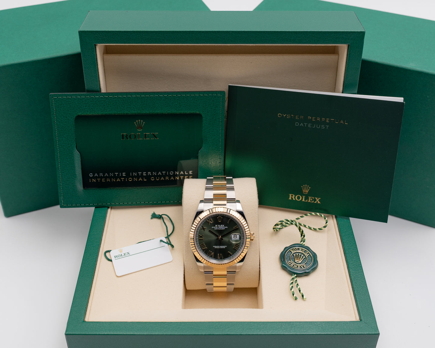 Rolex Datejust 126333 41mm Olive Green Roman Dial Fluted Oyster Bracelet Steel and Yellow Gold 2026