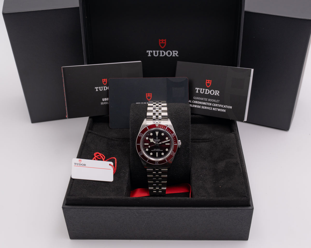 UNWORN Tudor Black Bay 58 39mm 7939a Red Dial Red Bezel jubilee 2026