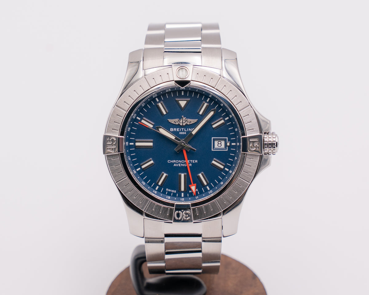 Breitling Avenger 43mm A32397101B1A1GMT