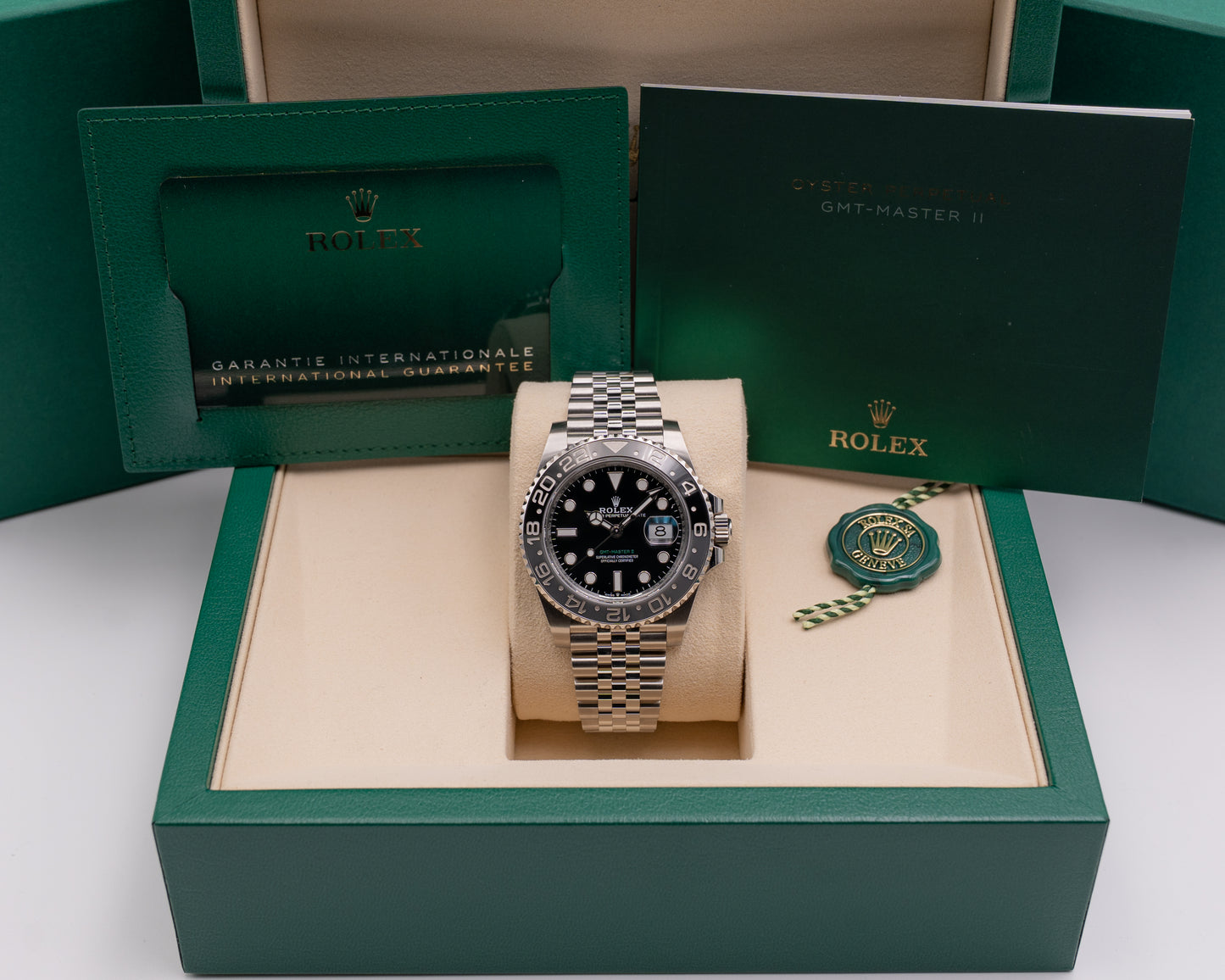 UNWORN Rolex GMT Master II 40mm 126710GRNR Bruce Wayne 2026
