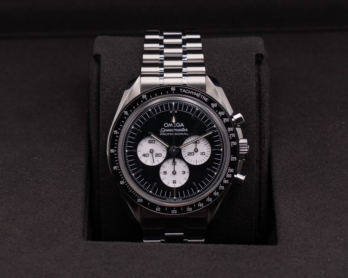 Omega Speedmaster 42mm 31030425001004 "Reverse Panda"