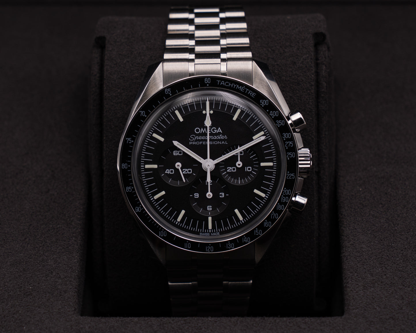 UNWORN STICKERED Omega Speedmaster Moonwatch 42mm 31030425001001 Black Dial Hesalite 2026