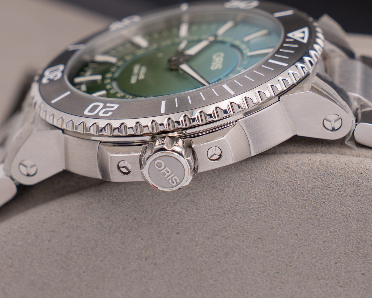 UNWORN STICKERED Oris Aquis Dat Watt Limited Edition II 43.5mm Green Dial Stainless Steel
