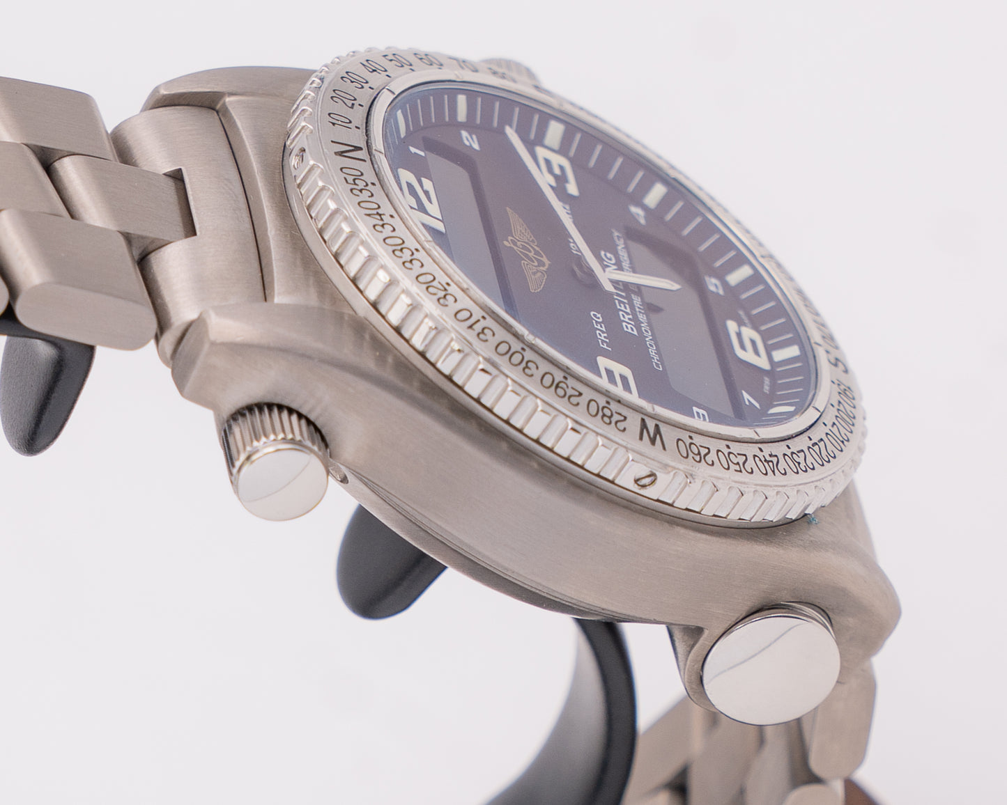 Breitling Emergency 43mm e7632110b576 Titanium